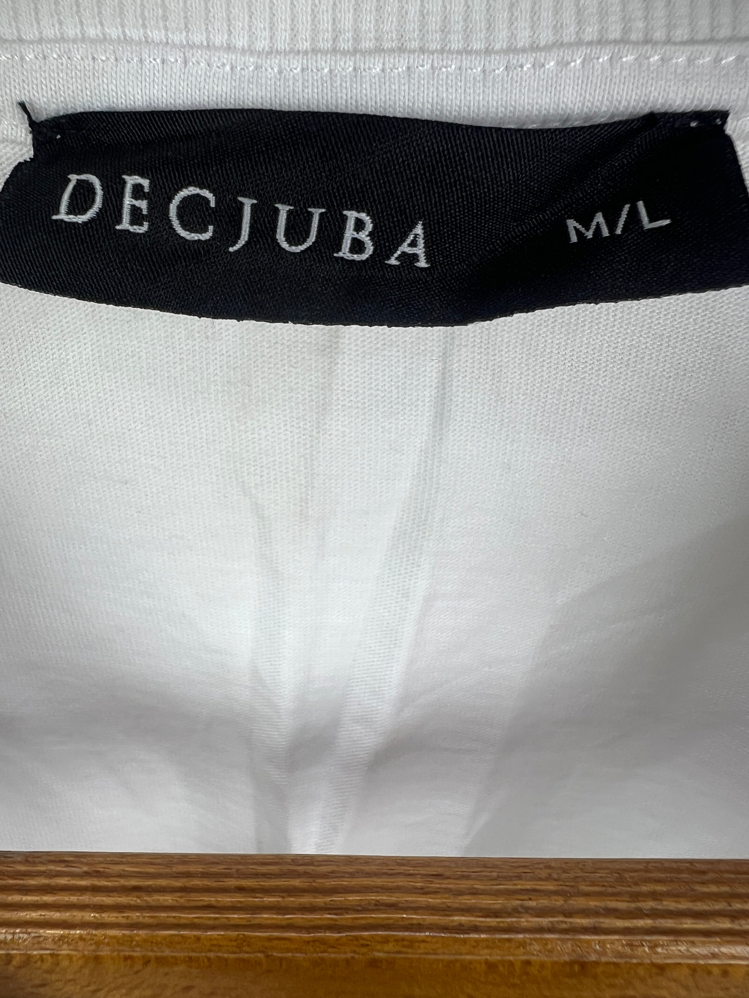 Decjuba T-Shirt (Women) (Medium-Large)