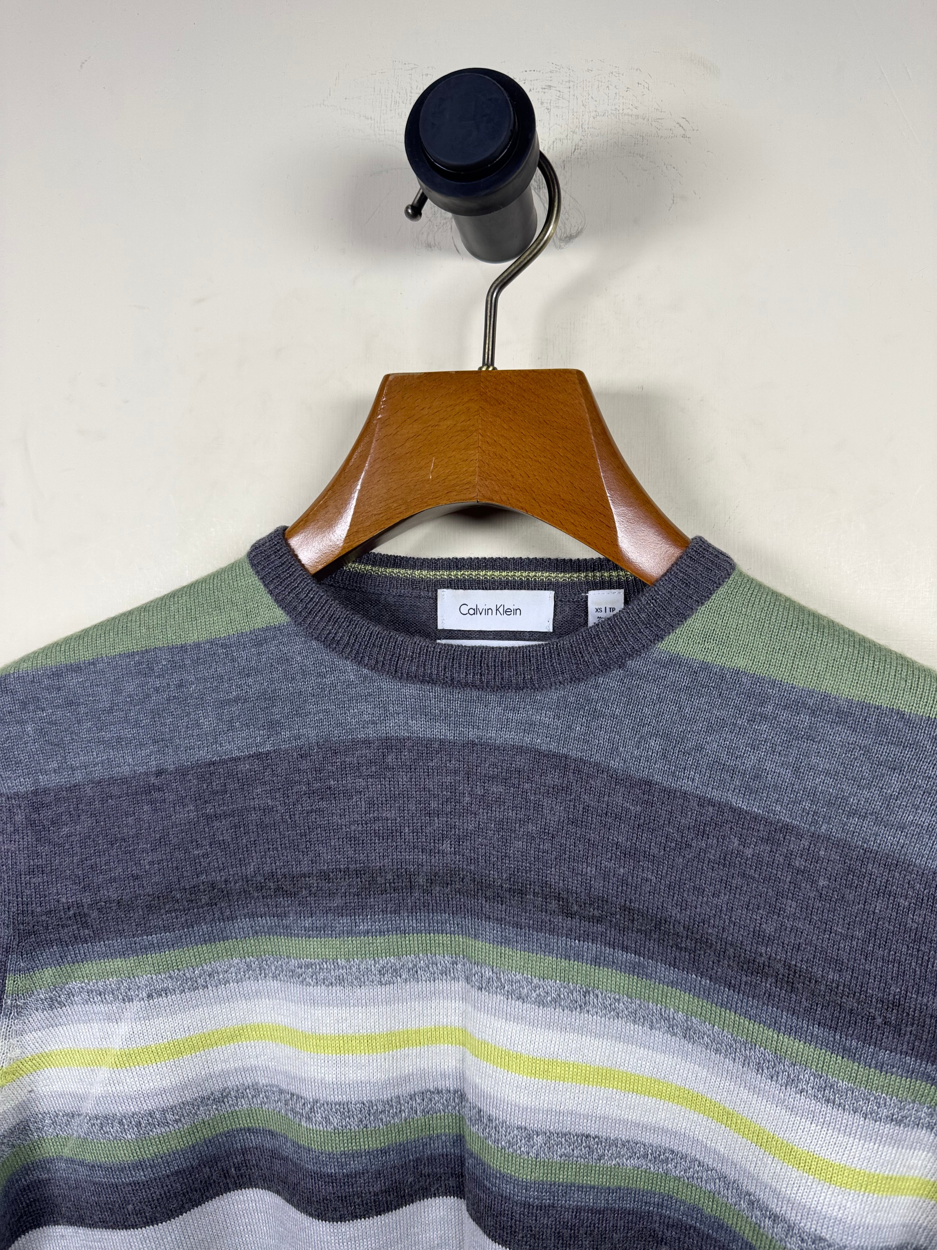 Calvin Klein Italian Yarn Sweater (Small-Medium)