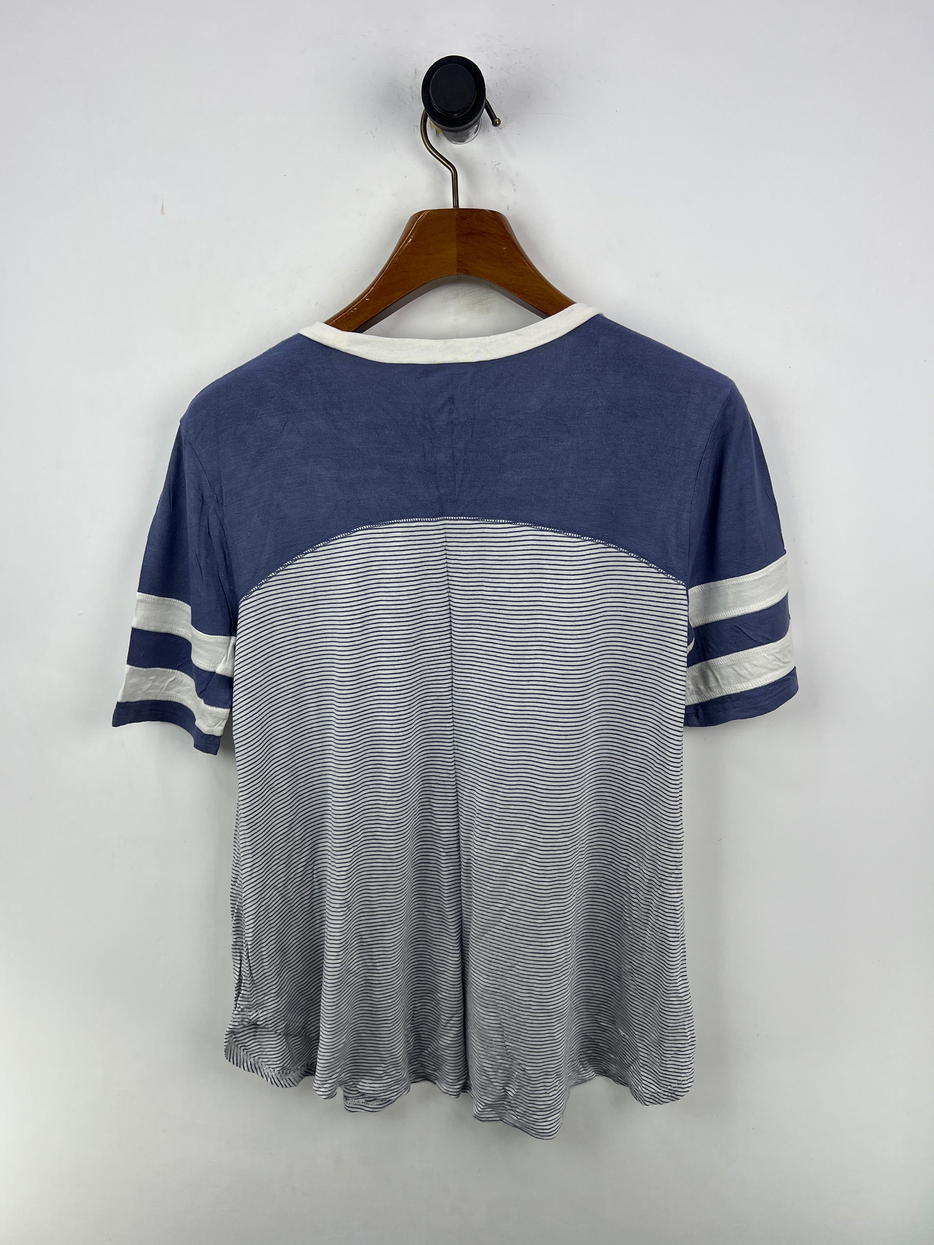 Maurices T-Shirt (Women) (Medium-Large)