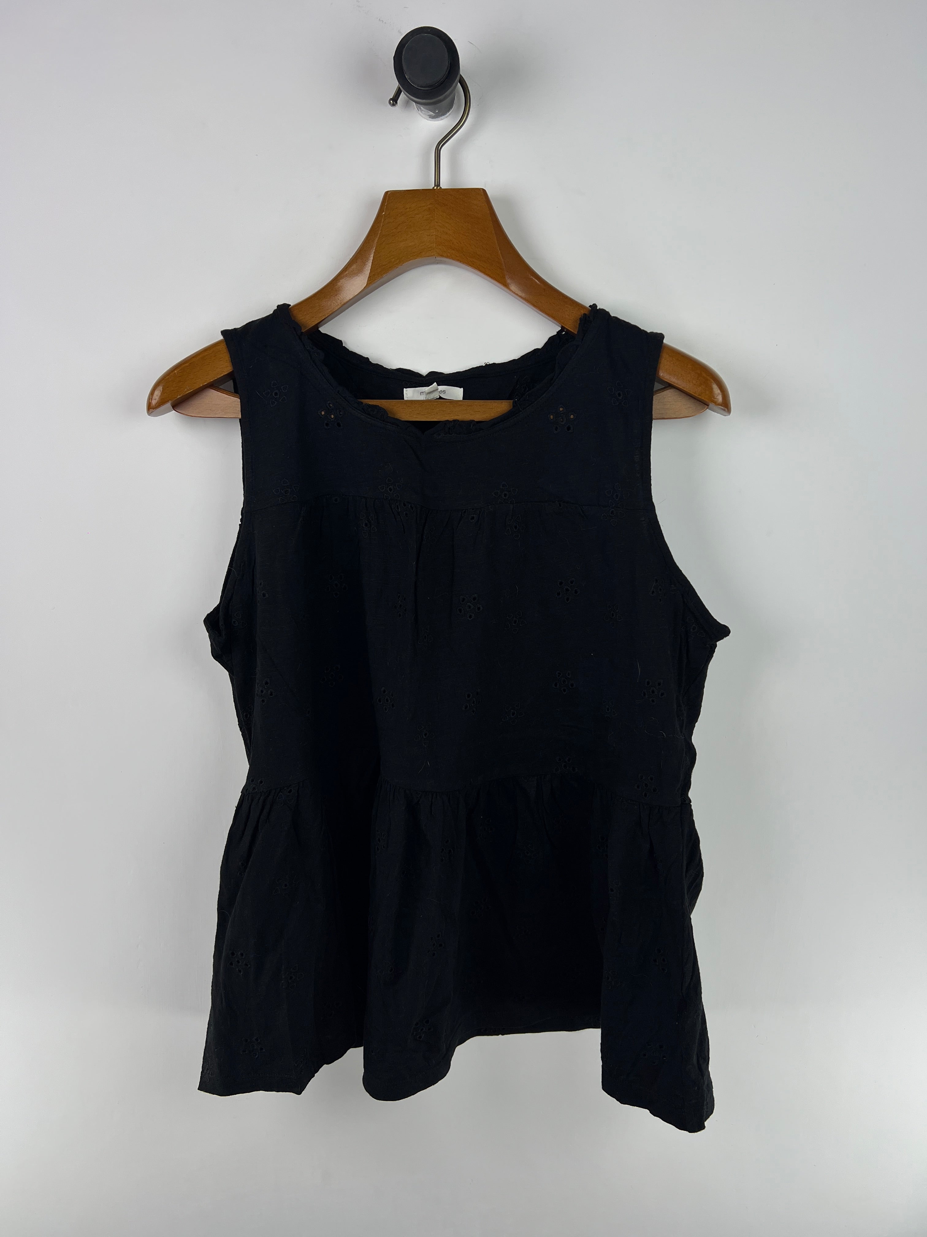 Maurices Tank Top (Women) (Medium-Large)
