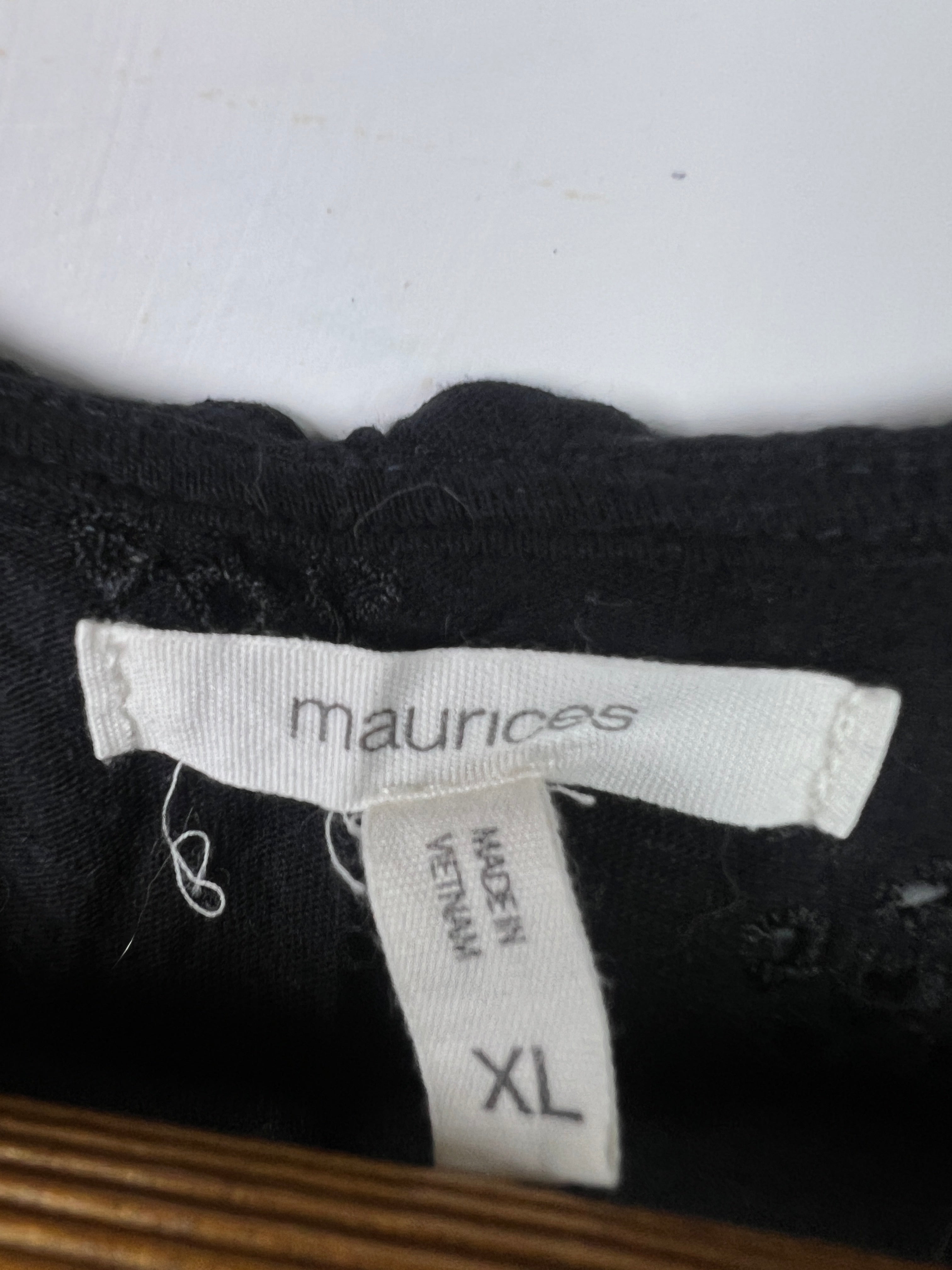 Maurices Tank Top (Women) (Medium-Large)