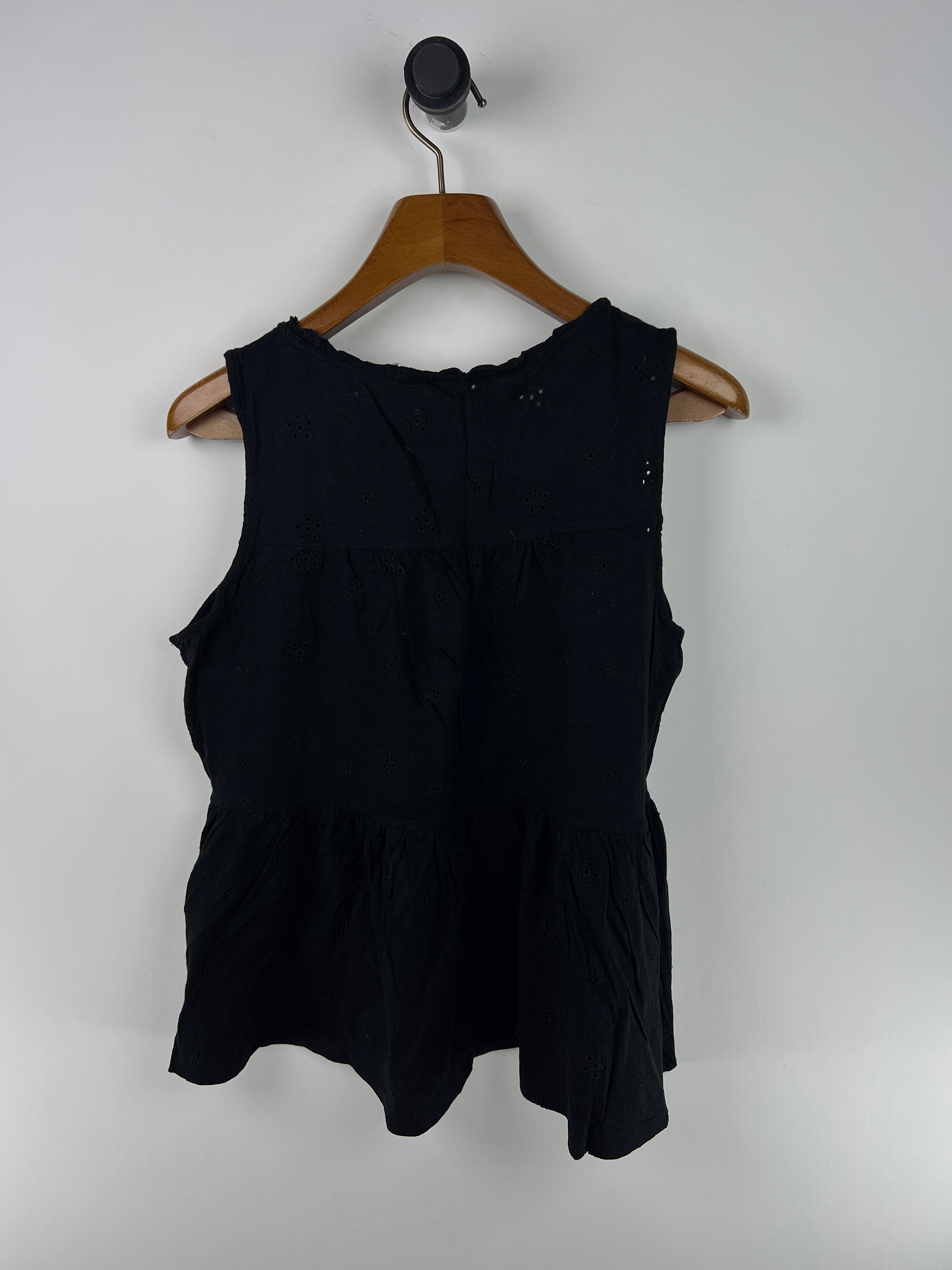 Maurices Tank Top (Women) (Medium-Large)