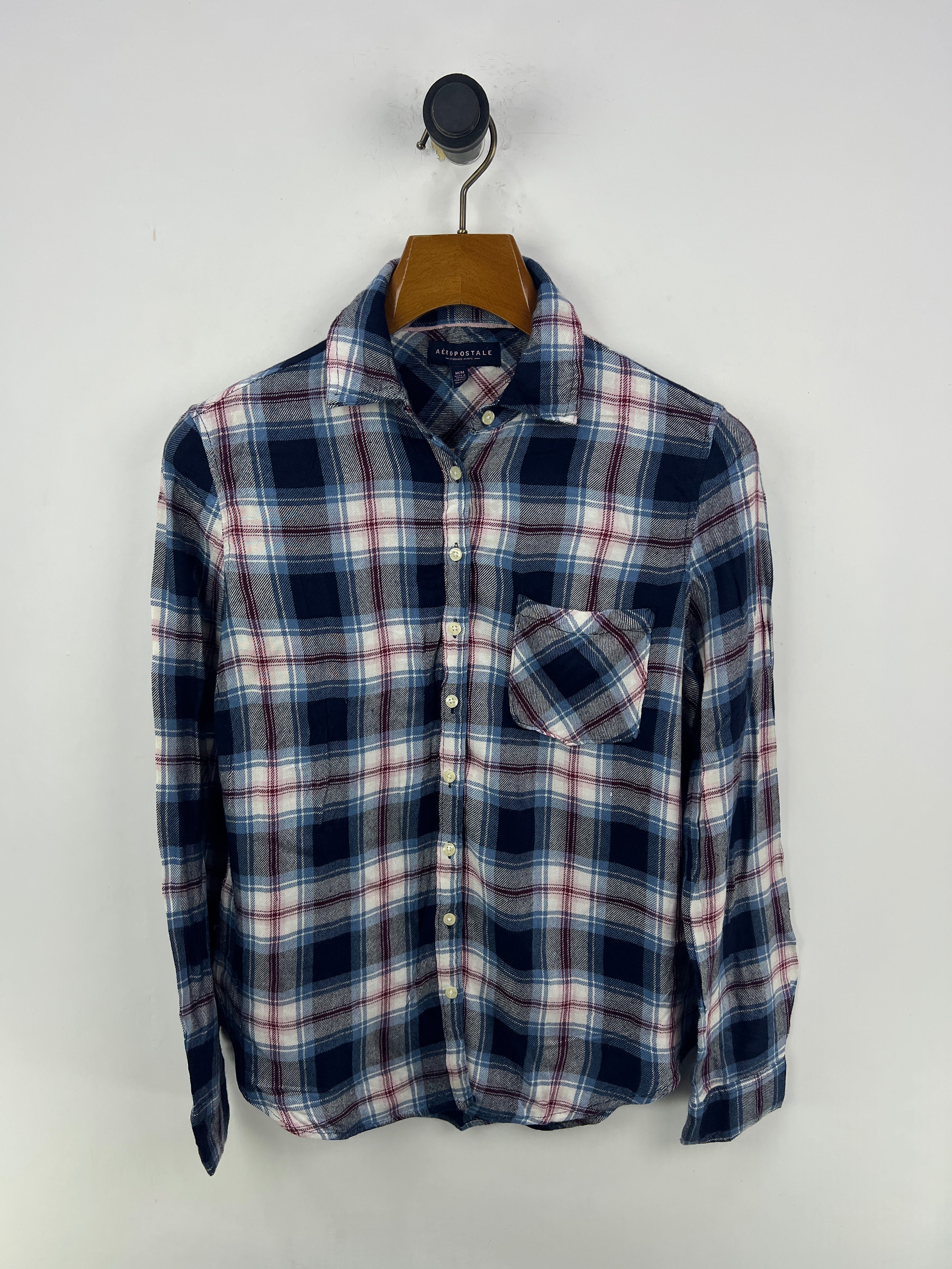 Aeropostale Shirt (Women) (Small-Medium)