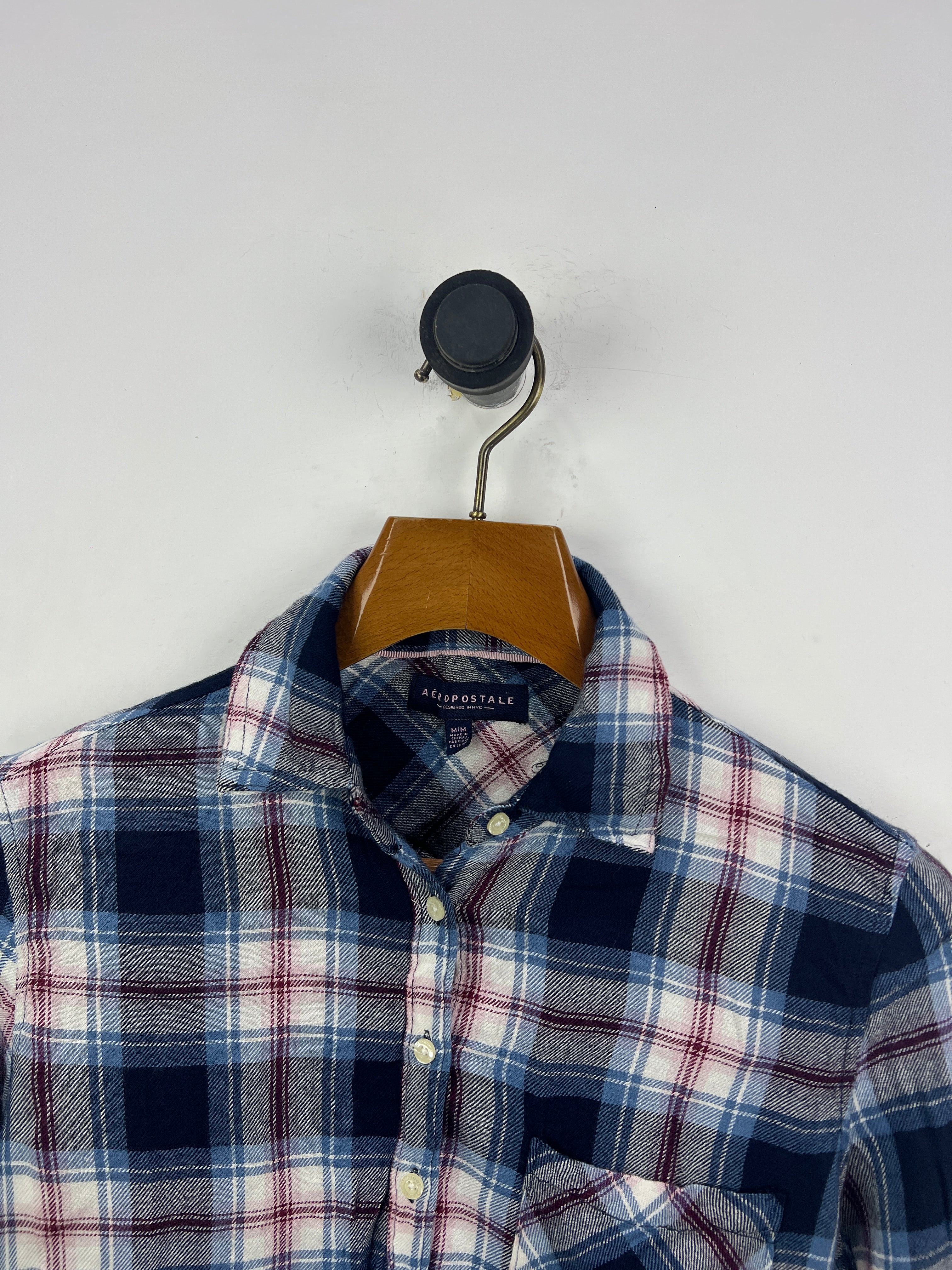 Aeropostale Shirt (Women) (Small-Medium)