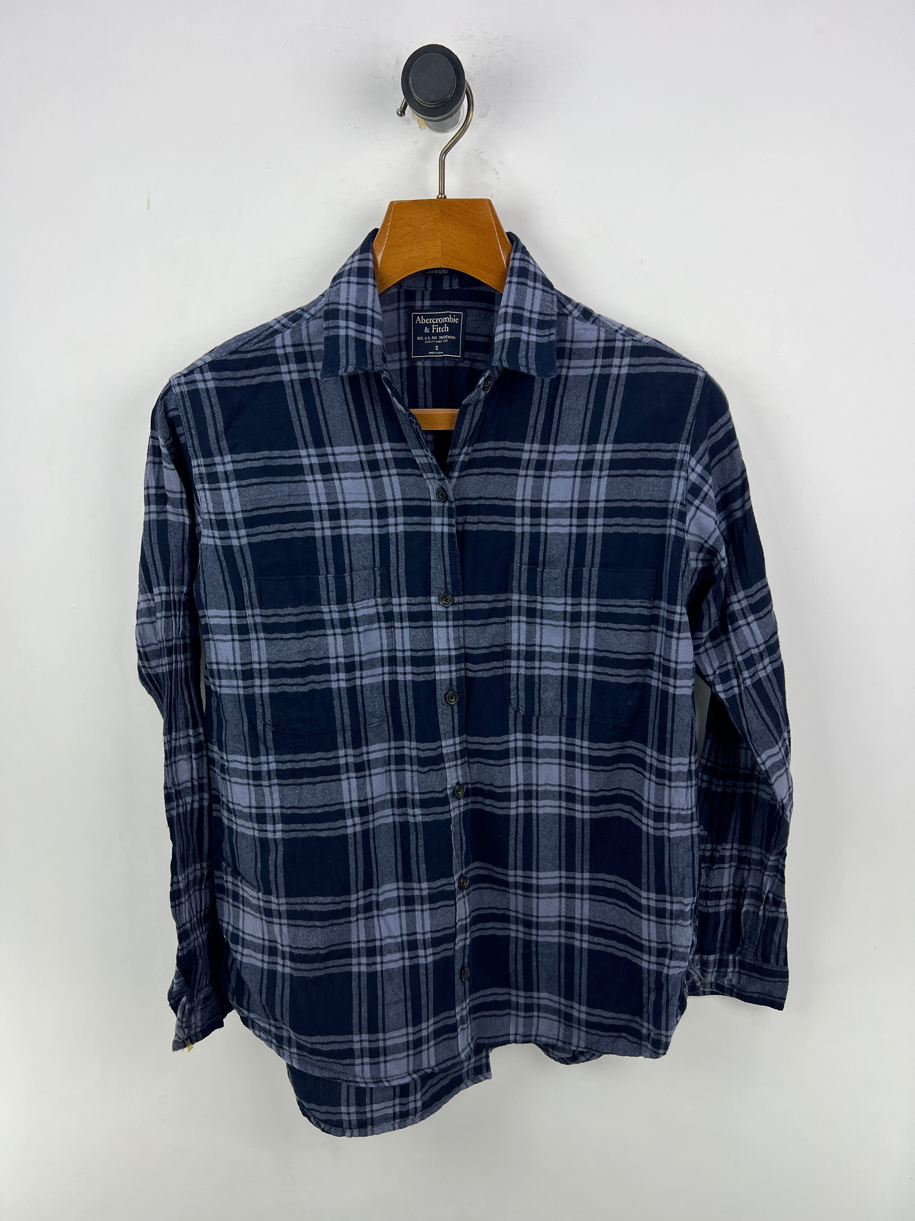 Abercrombie & Fitch Shirt (Women) (Small-Medium)