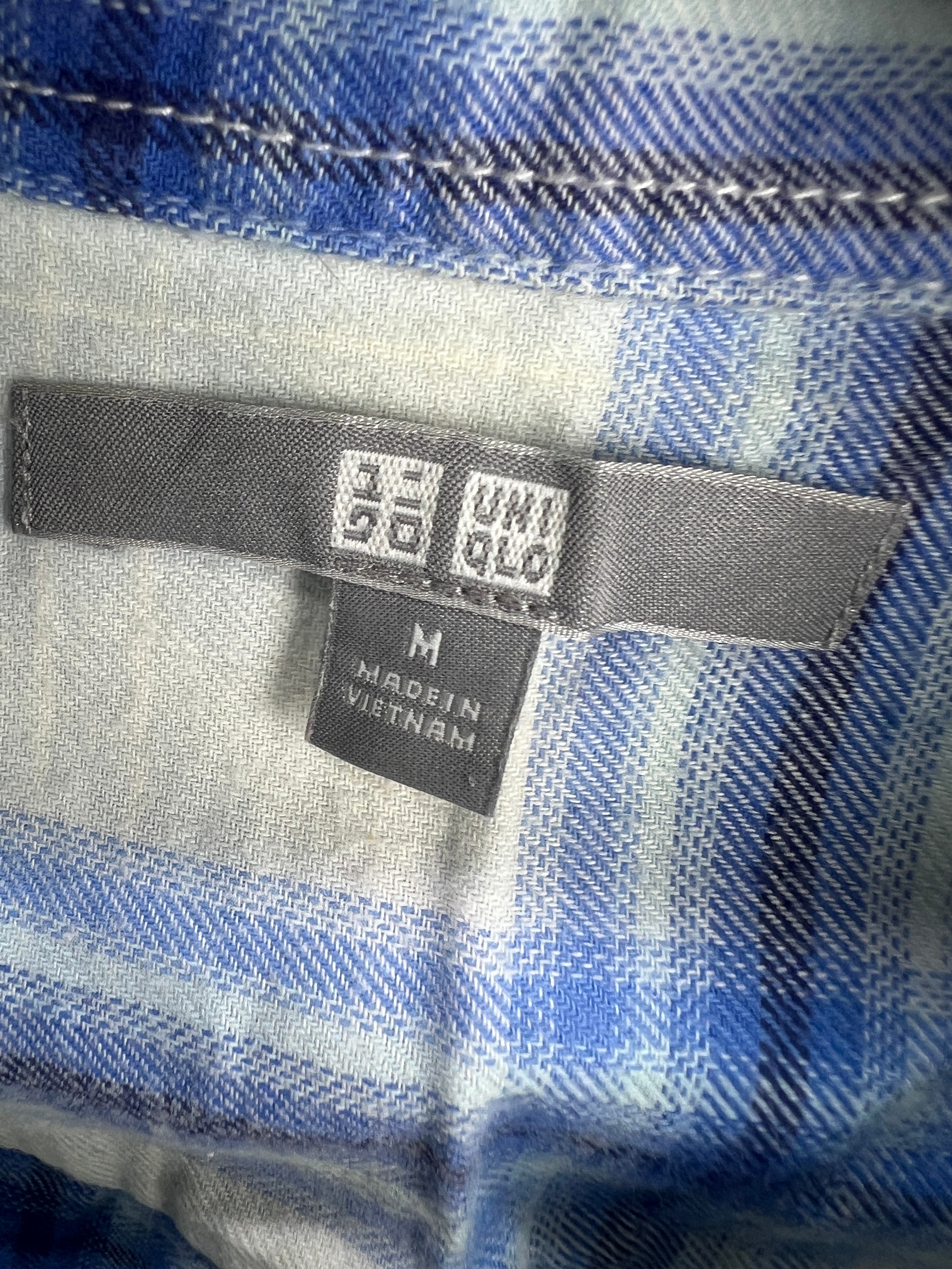 Uniqlo Shirt (Women) (Medium)