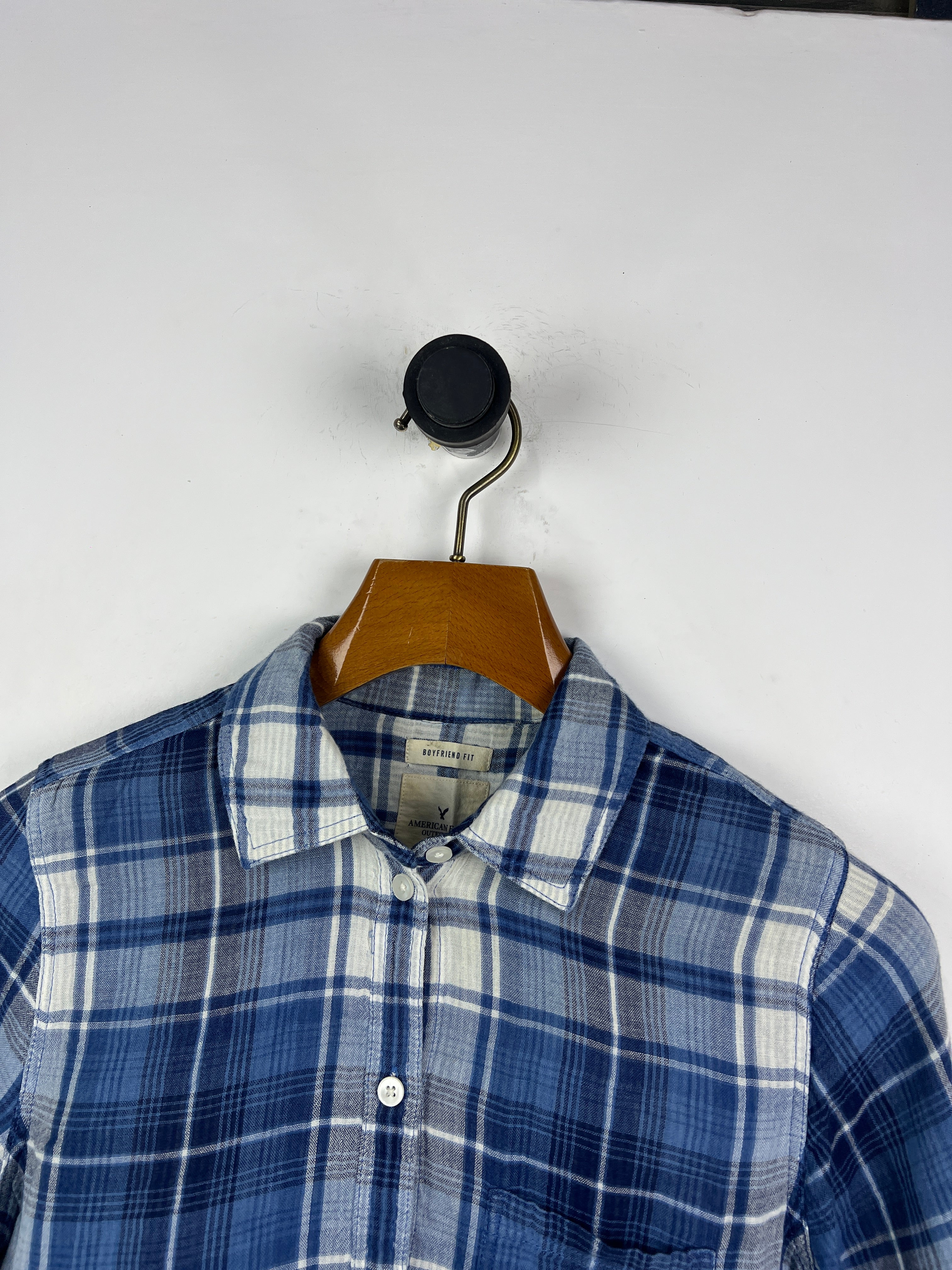 American Eagle Shirt (Women) (Medium-Large)
