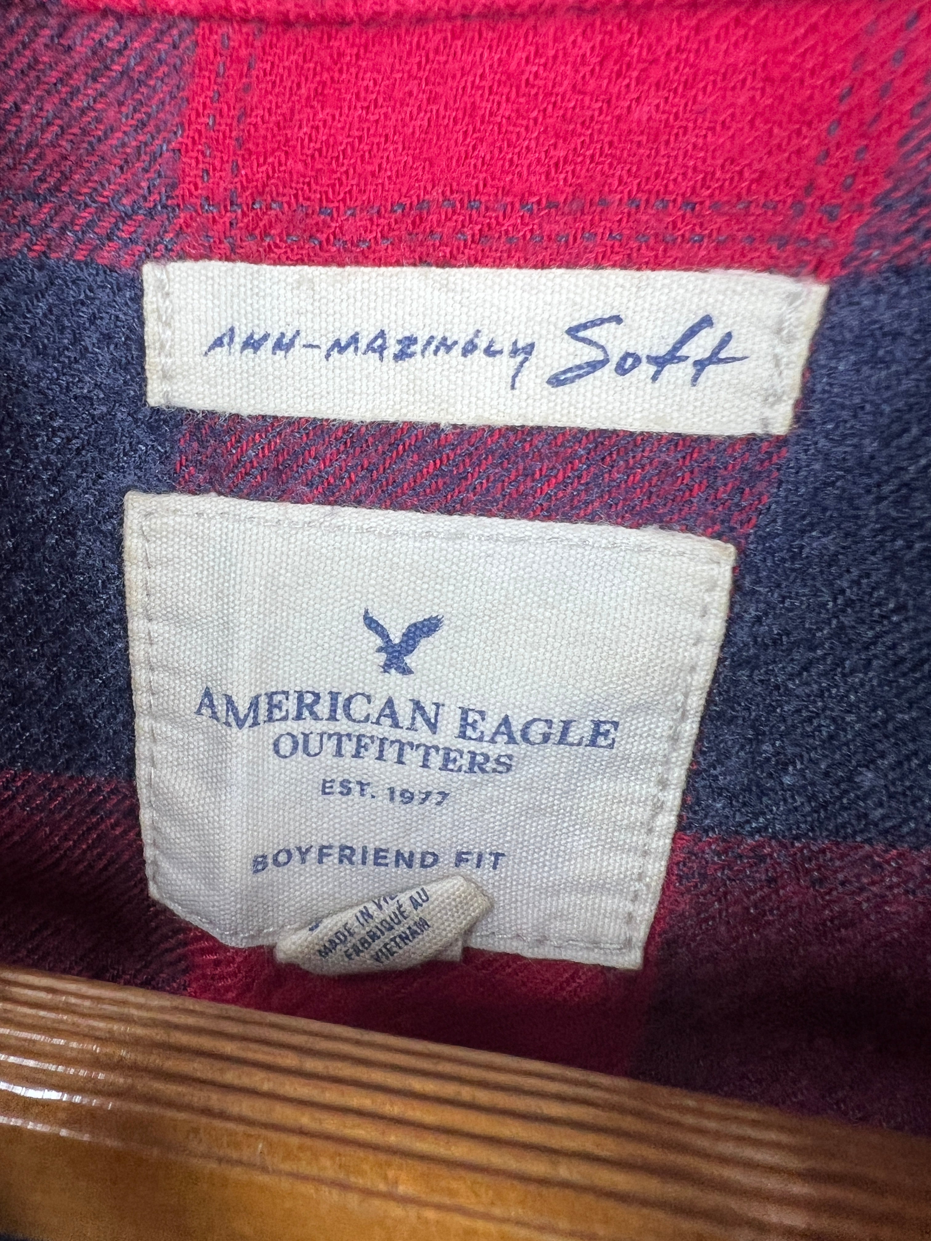American Eagle Shirt (Women) (Medium)