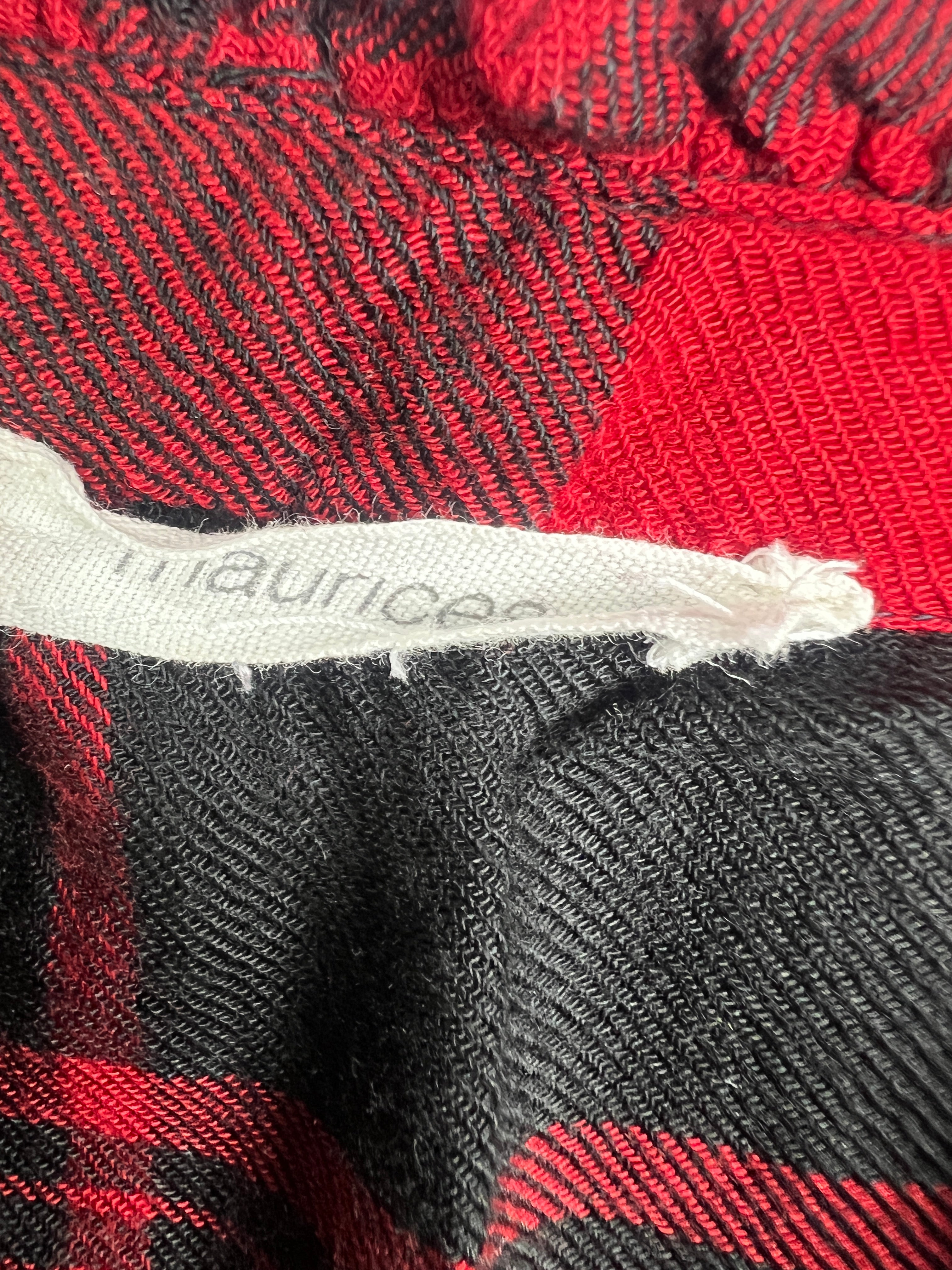 Maurices Shirt (Women) (Medium-Large)