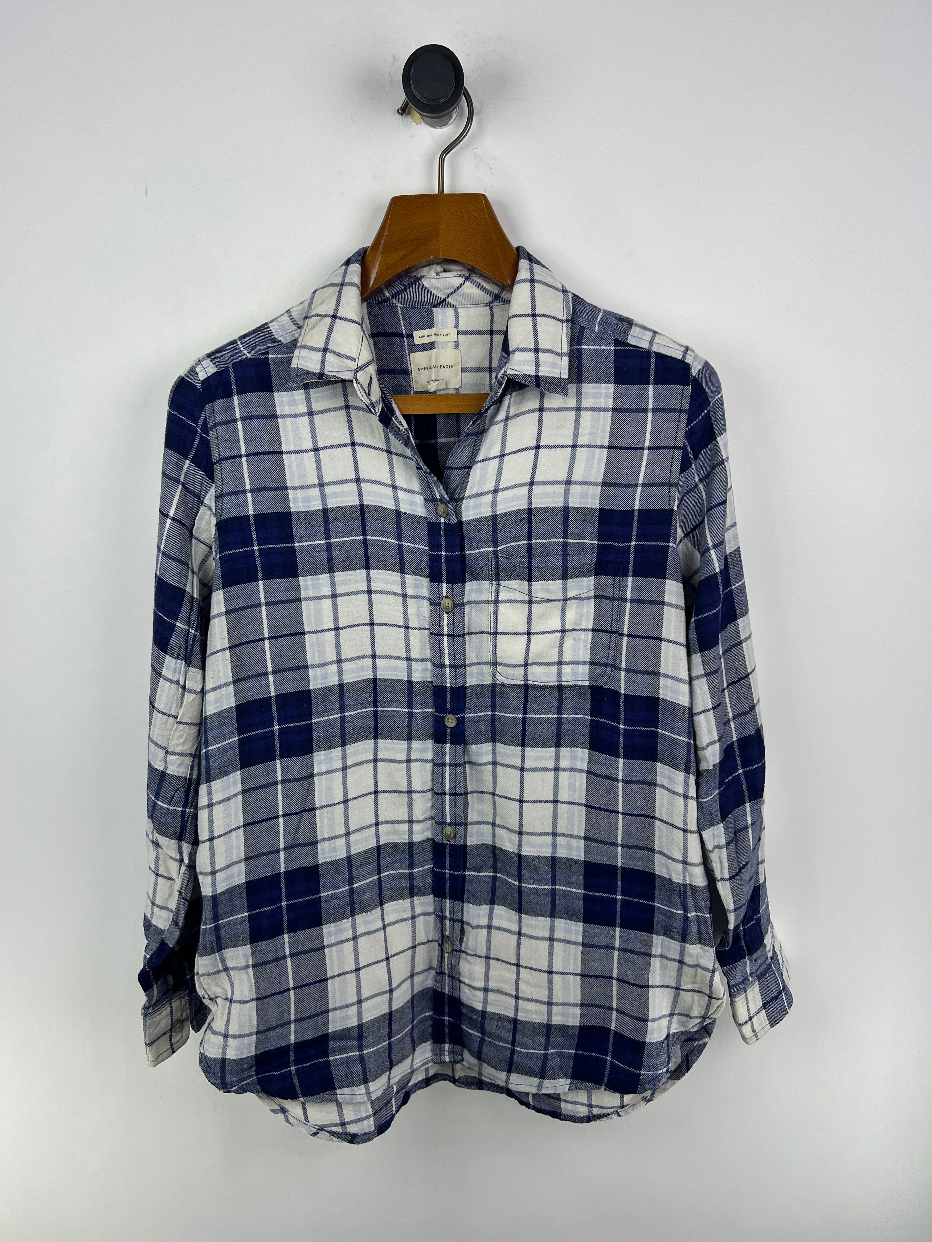 American Eagle Shirt (Women) (Medium-Large)