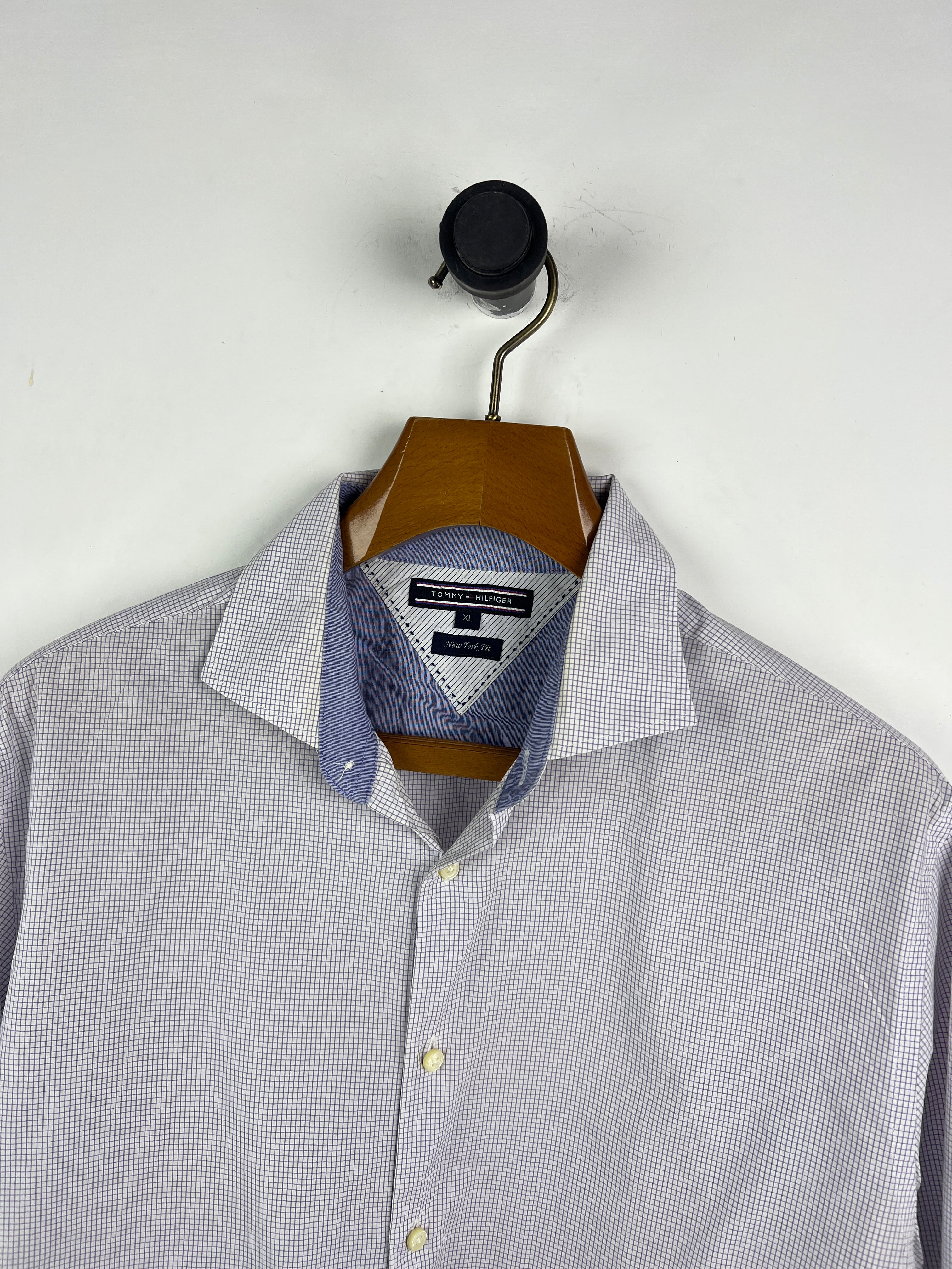 Tommy Hilfiger Shirt (Large)