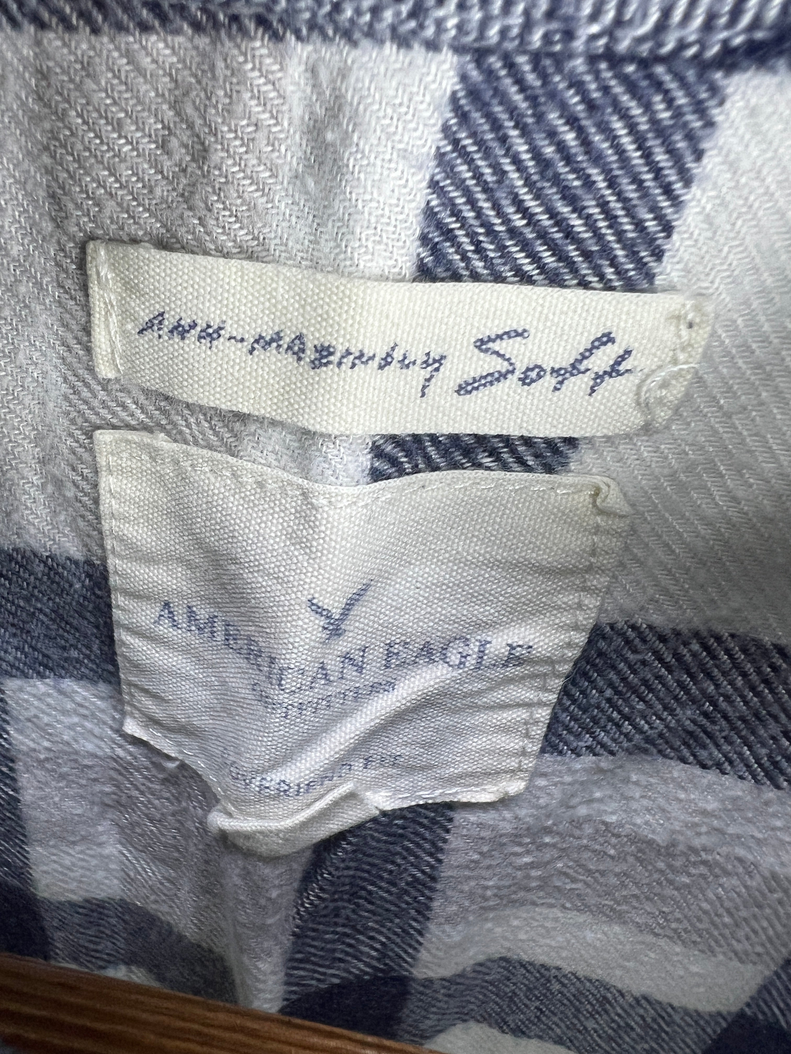 American Eagle Shirt (Women) (Medium-Large)