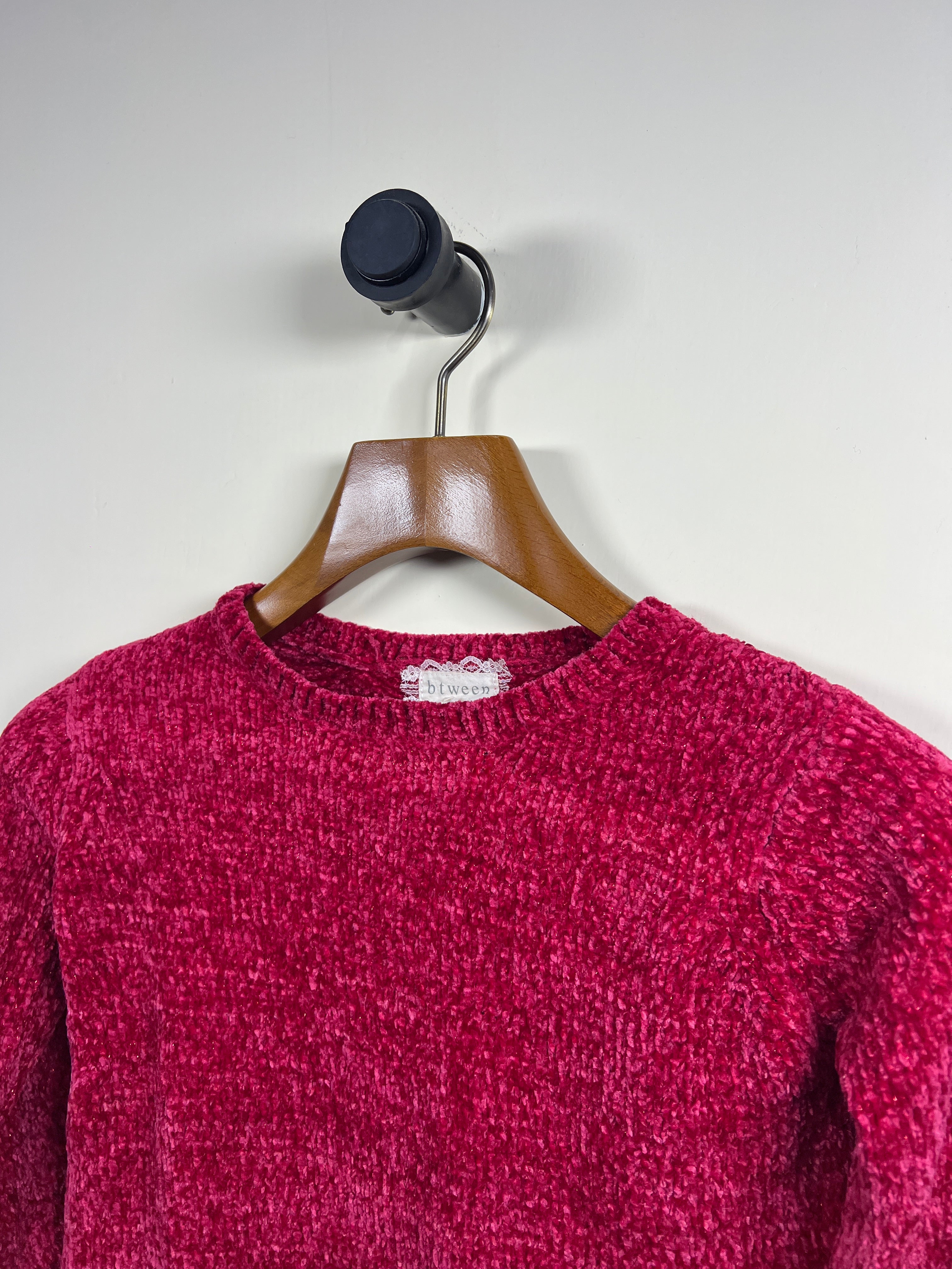 Between Velvet Sweater (Women) (X-Small)
