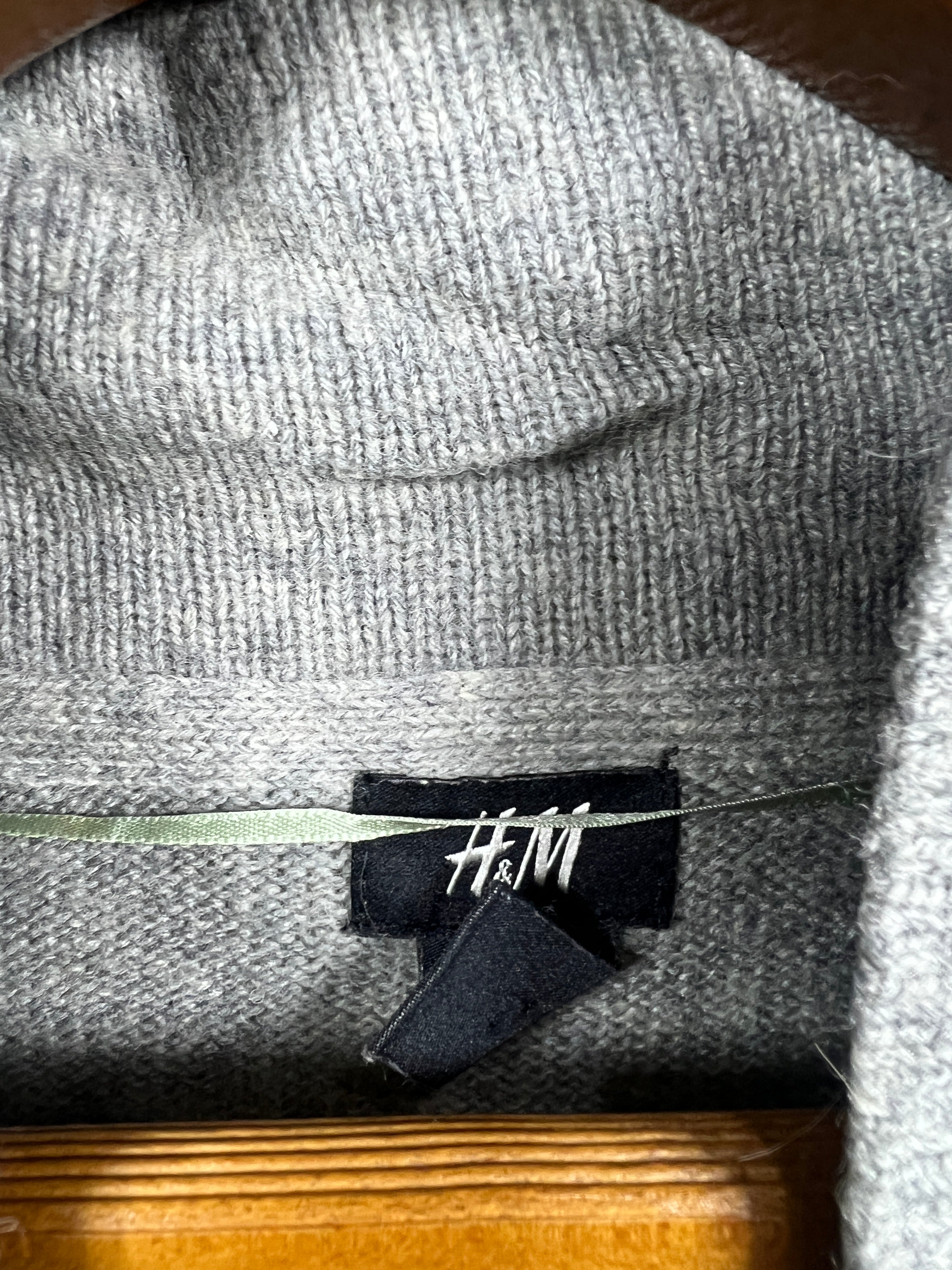 H&M Buttoned Sweater (X-Large)