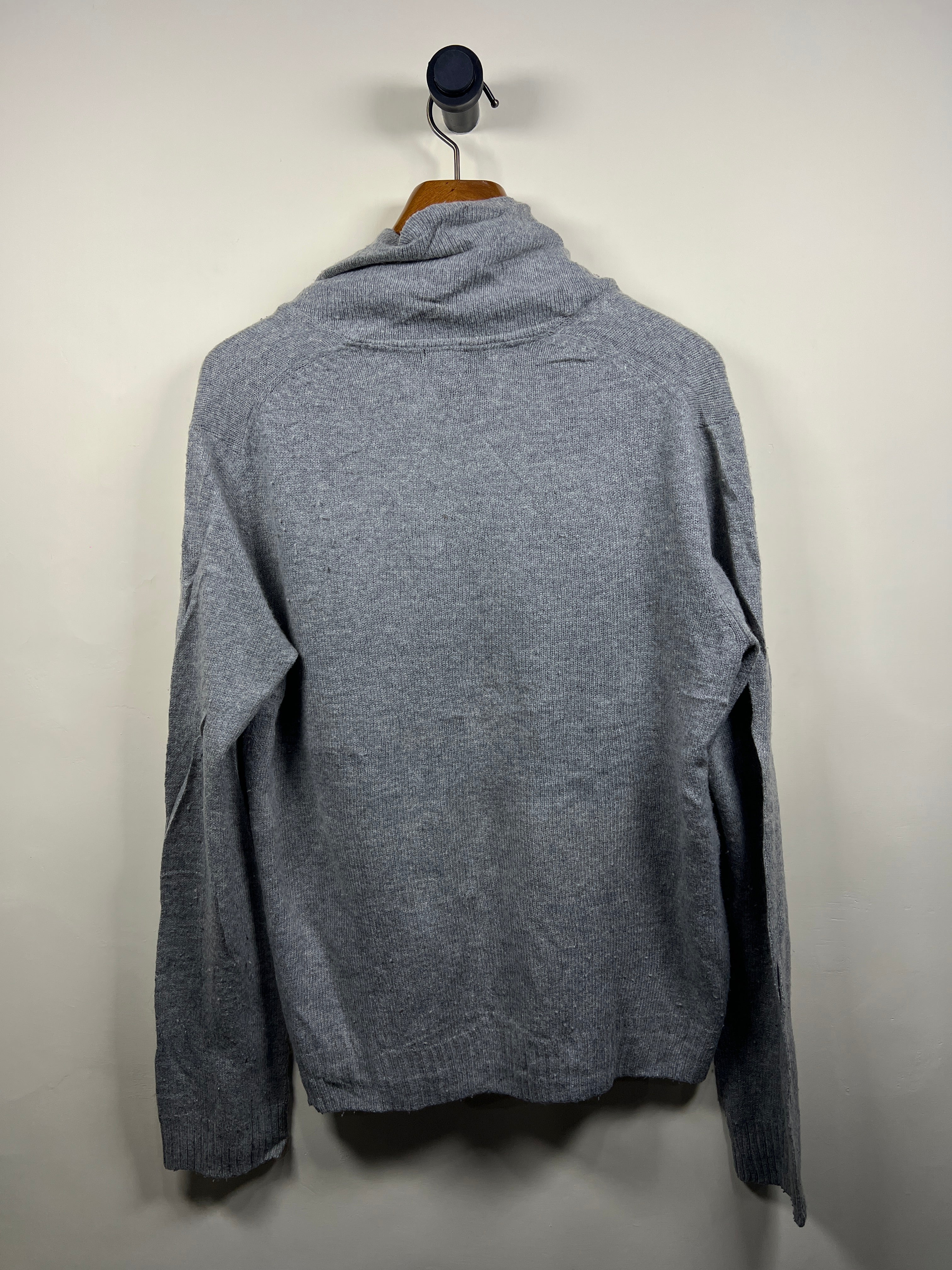 H&M Buttoned Sweater (X-Large)