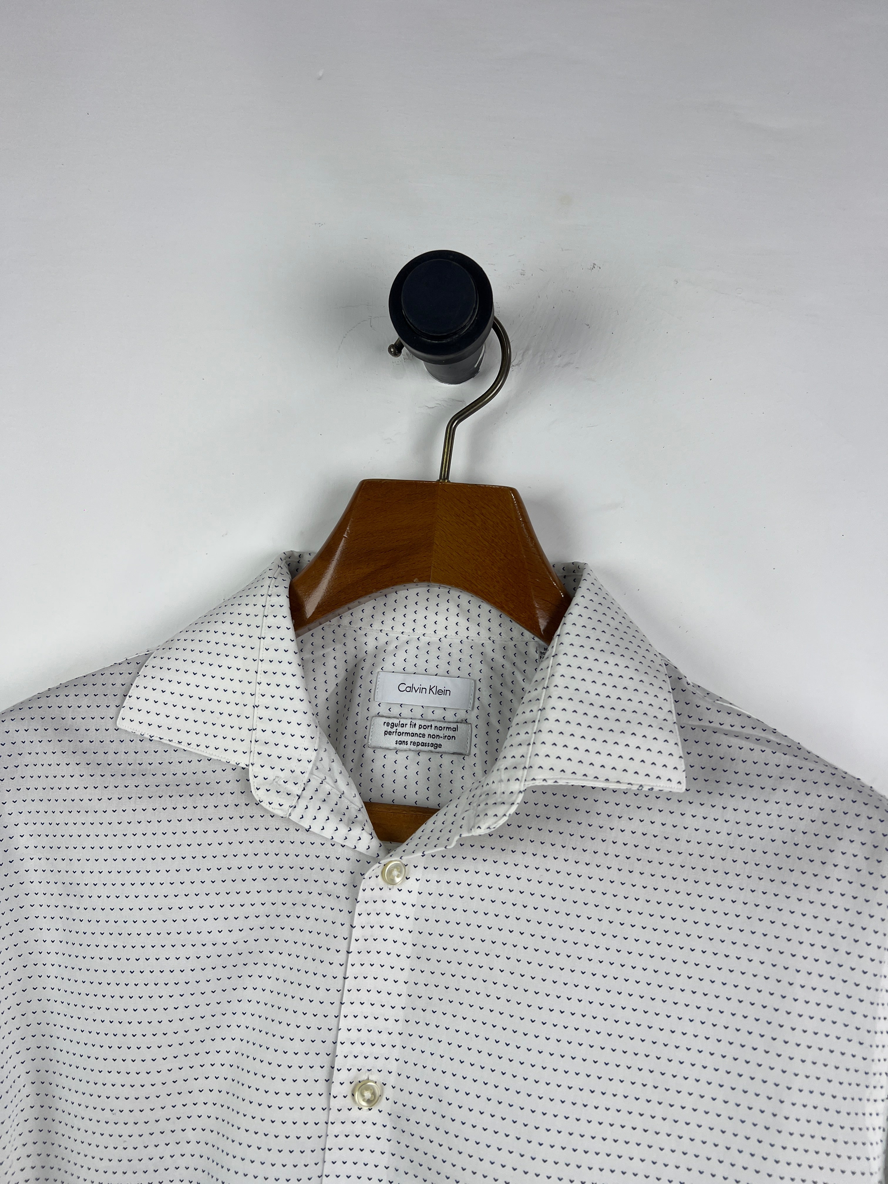Calvin Klein Shirt (Medium-Large)