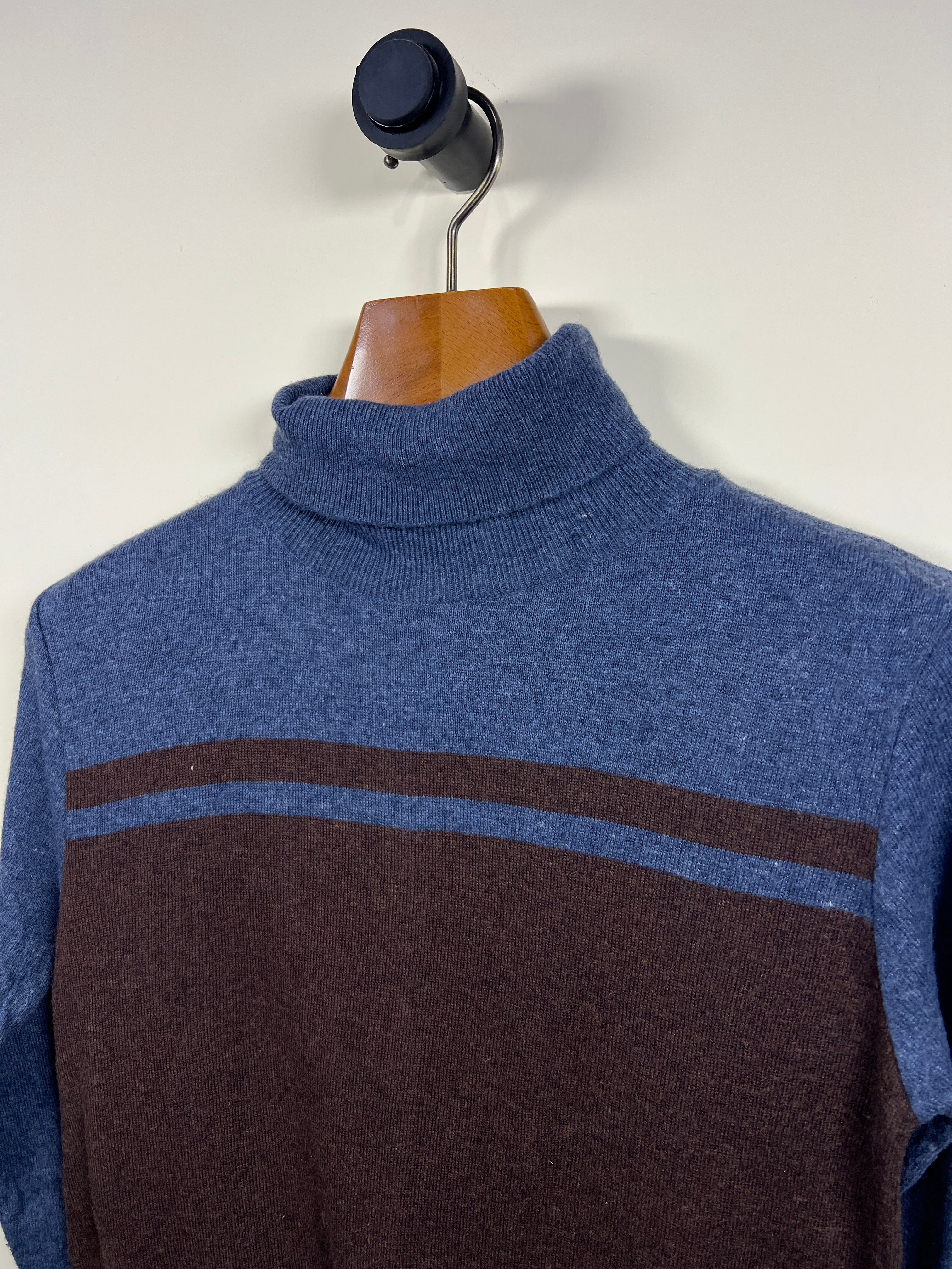 Turtle Neck Sweater (Small)