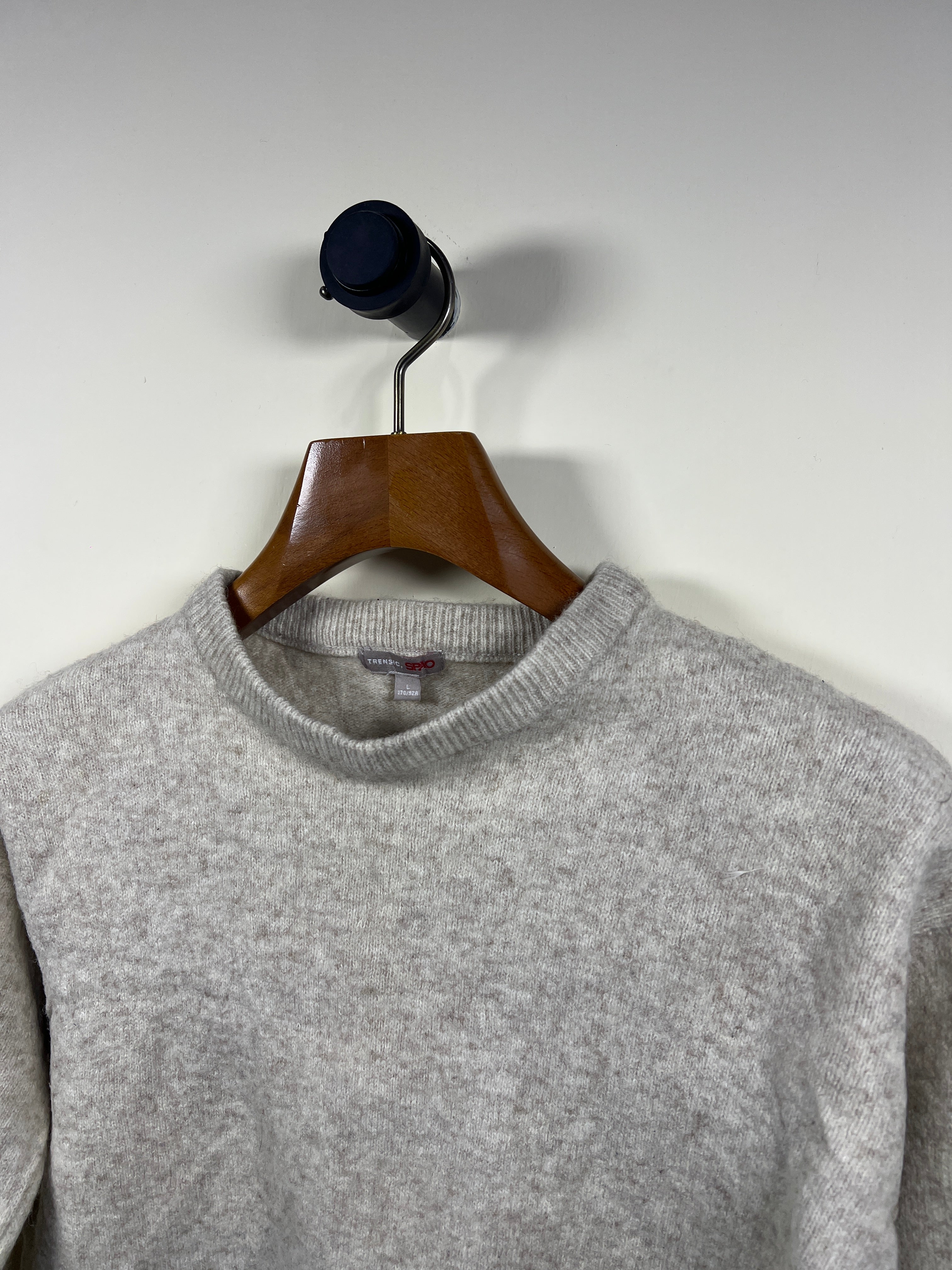 Spao Sweater (Women) (Small)