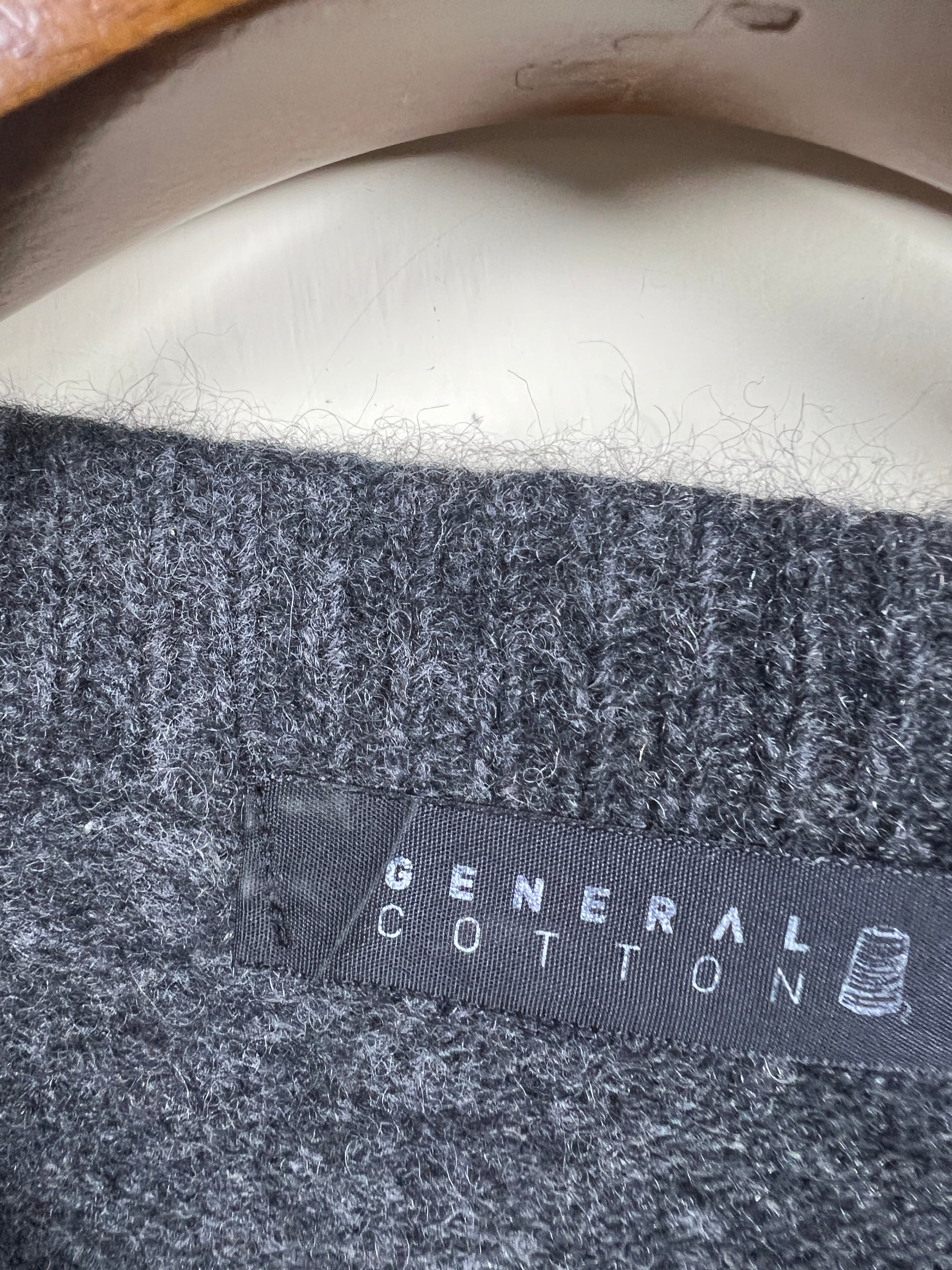 General Sweater (Women) (Large/X-Large)