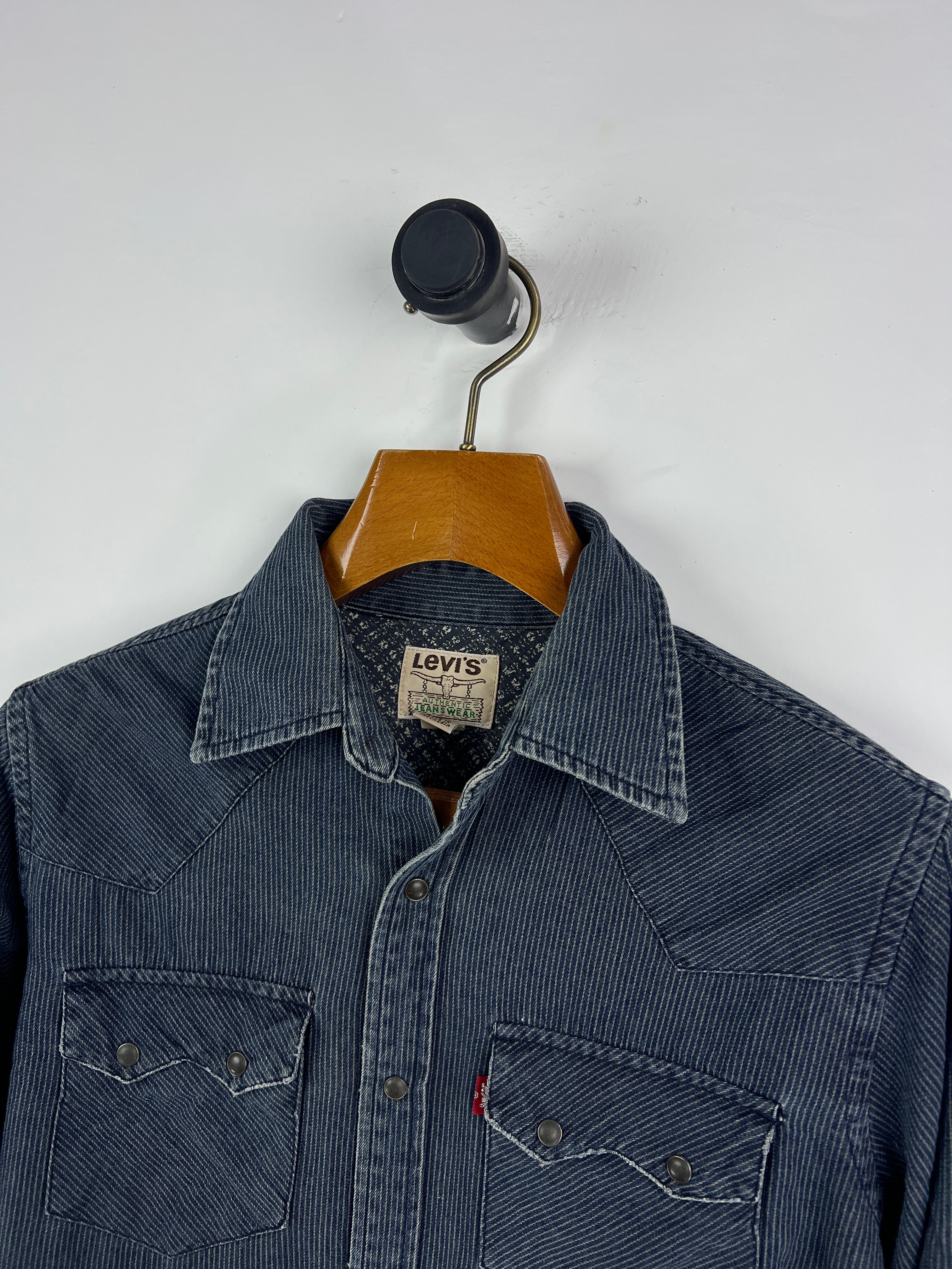 Levis Denim Shirt (Small-Medium)