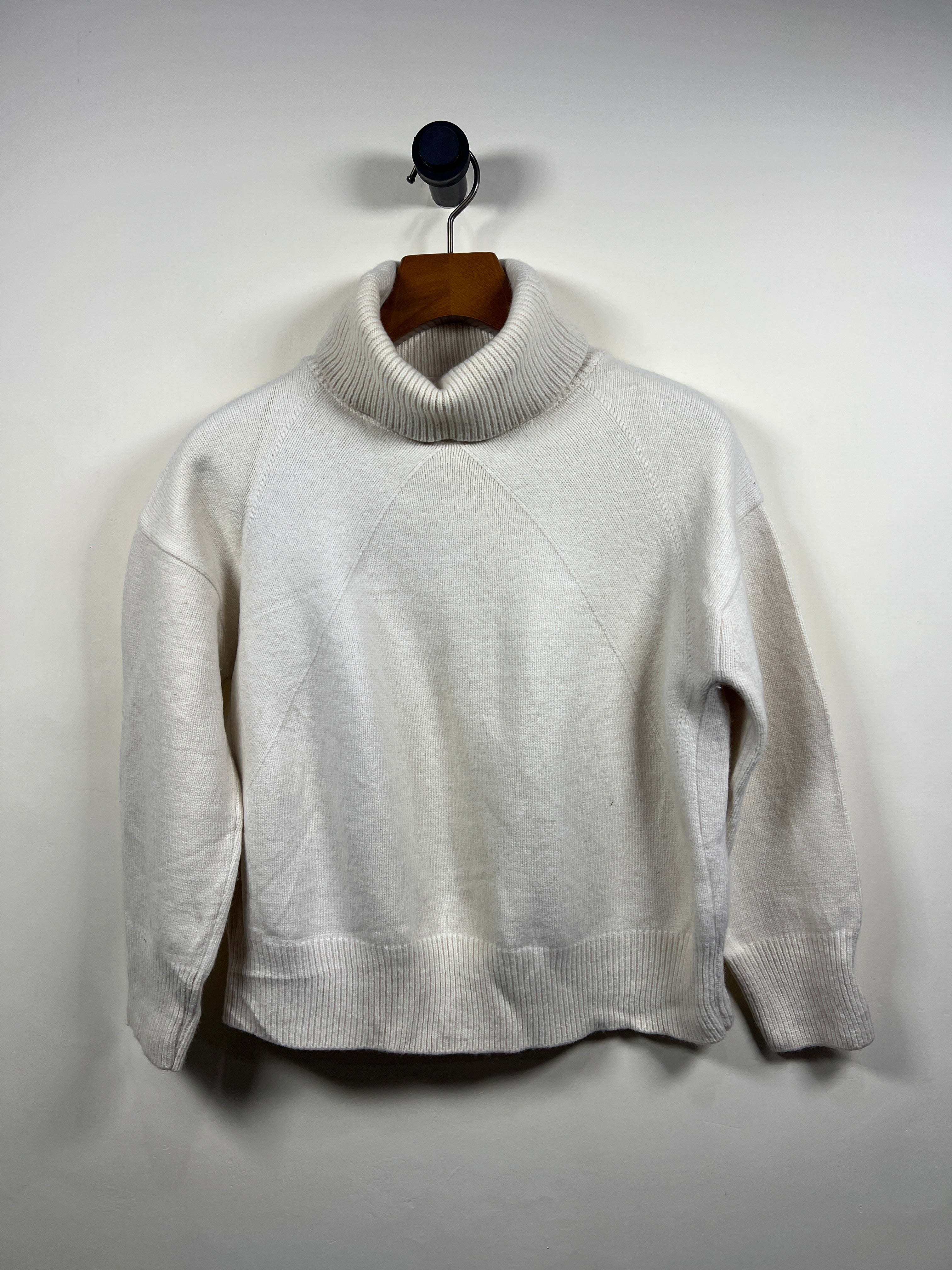 Turtle Neck Sweater (Women) (Small-Medium)