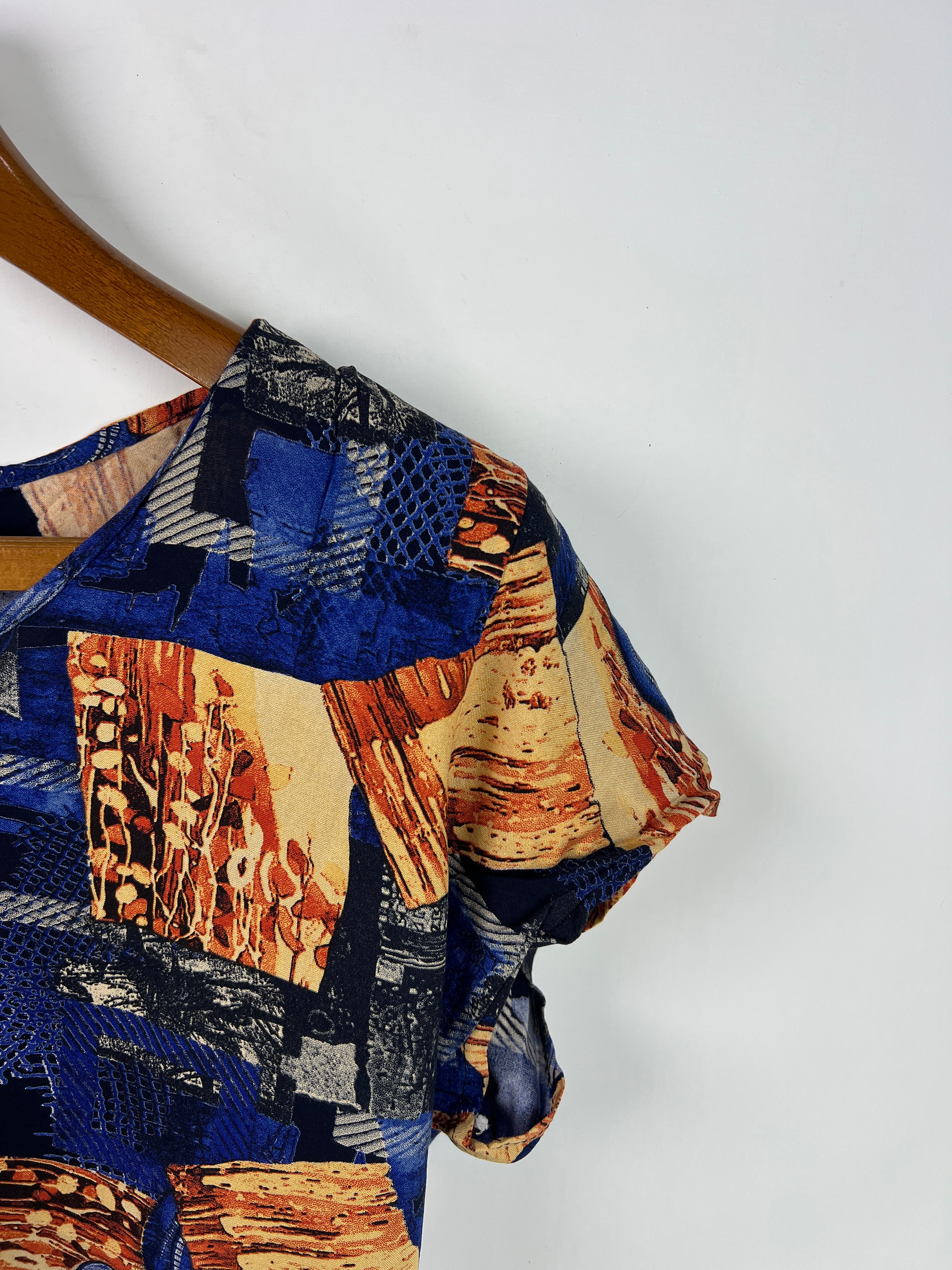 Blouse (Women) (Large/X-Large)