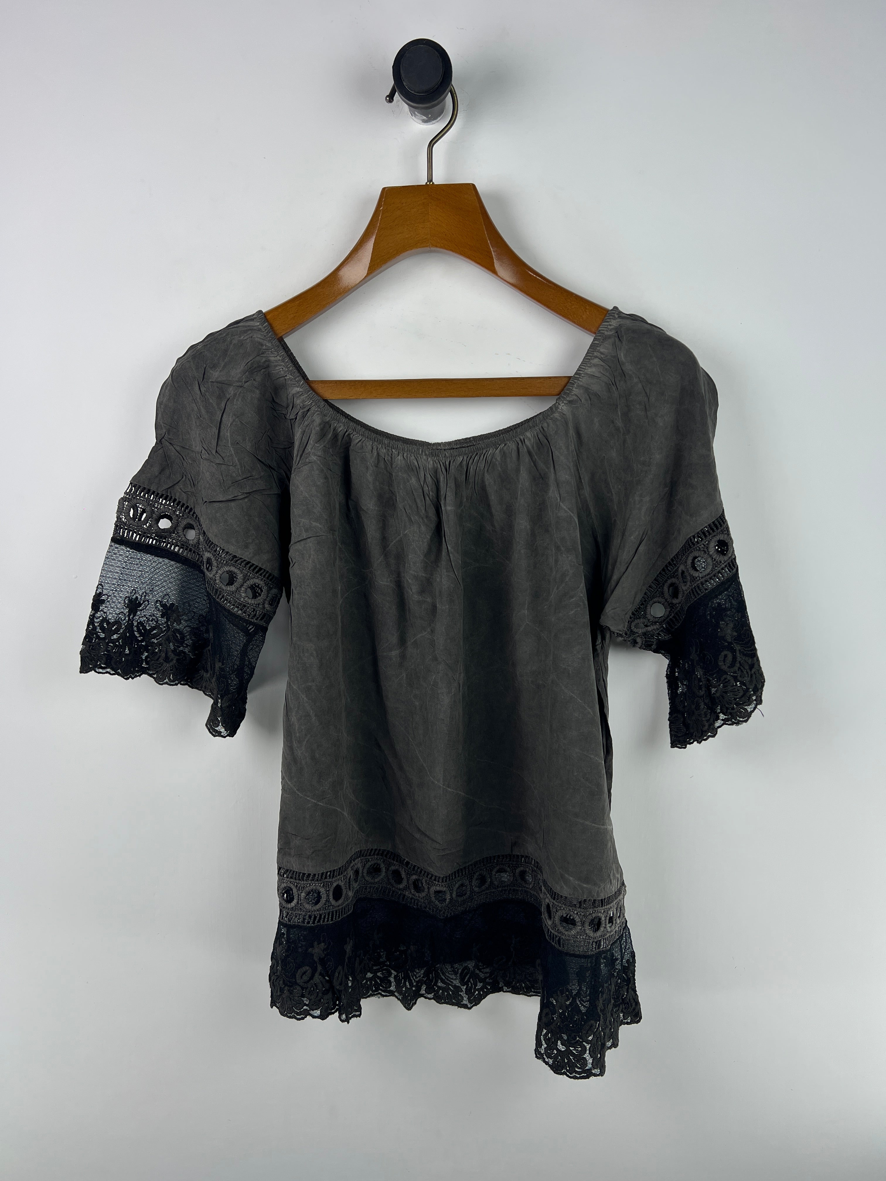Blouse (Women) (Large/X-Large)