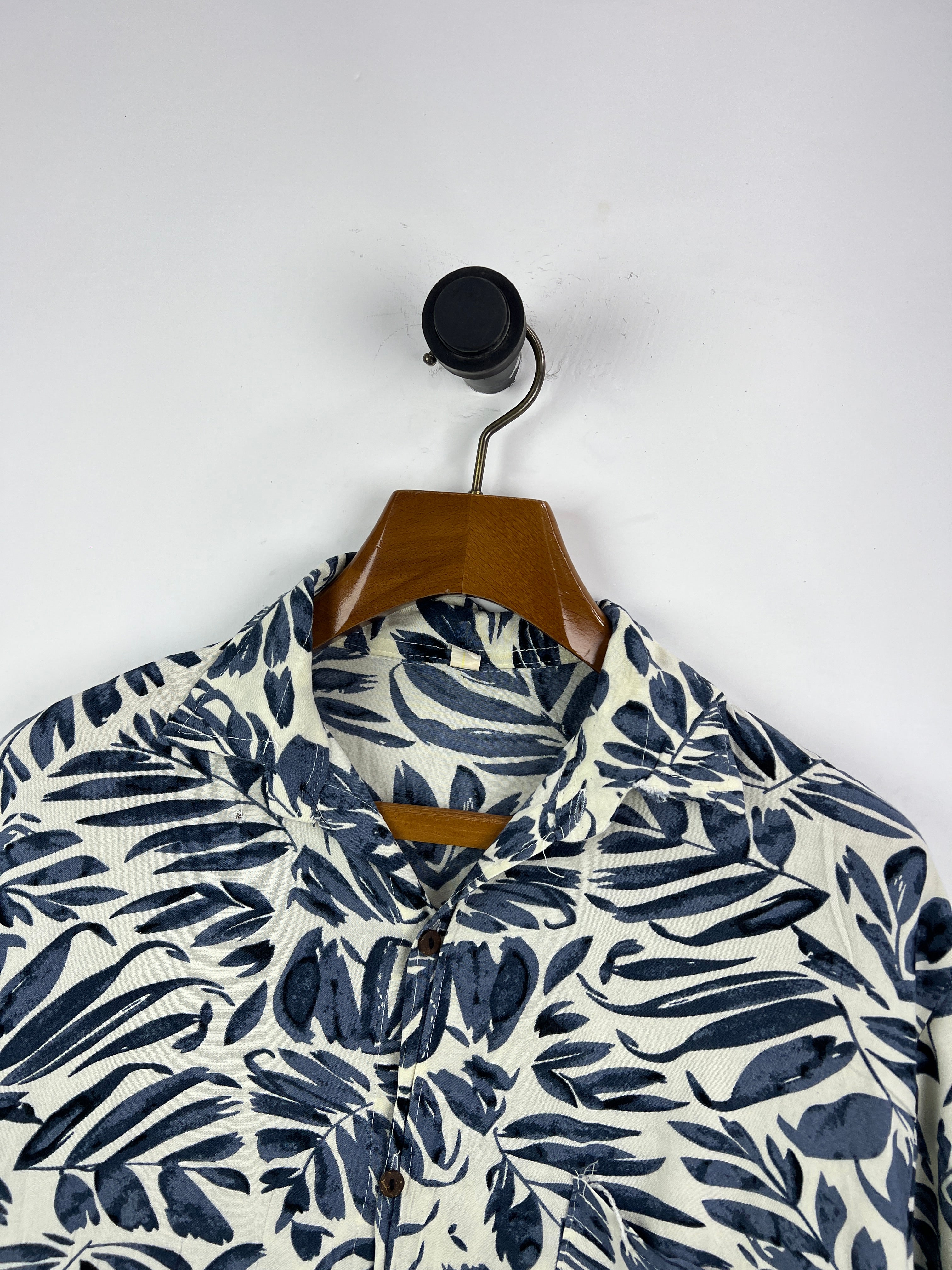 Linen Shirt (Medium-Large)