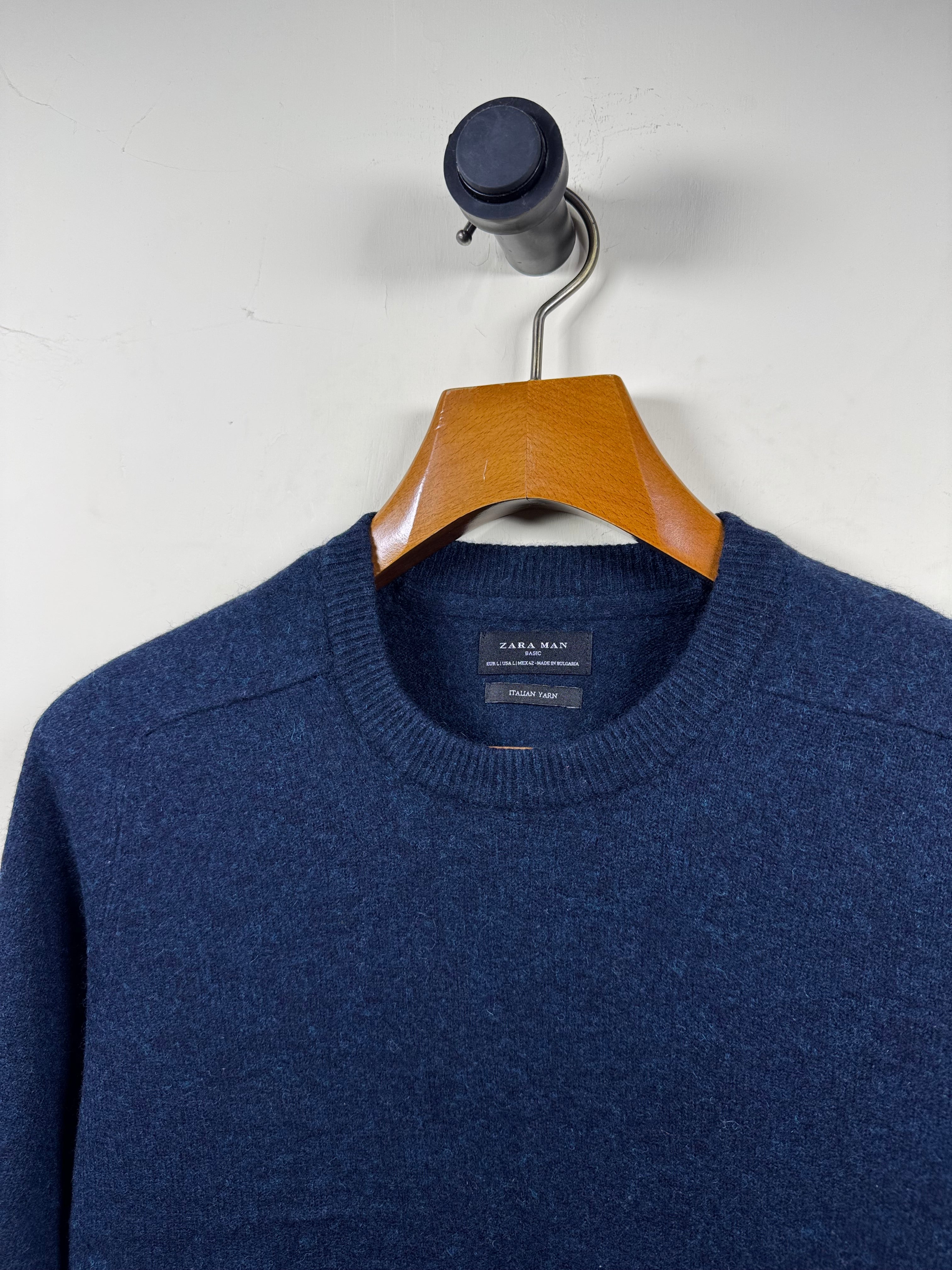 Zara Italian Yarn Sweater (Medium-Large)