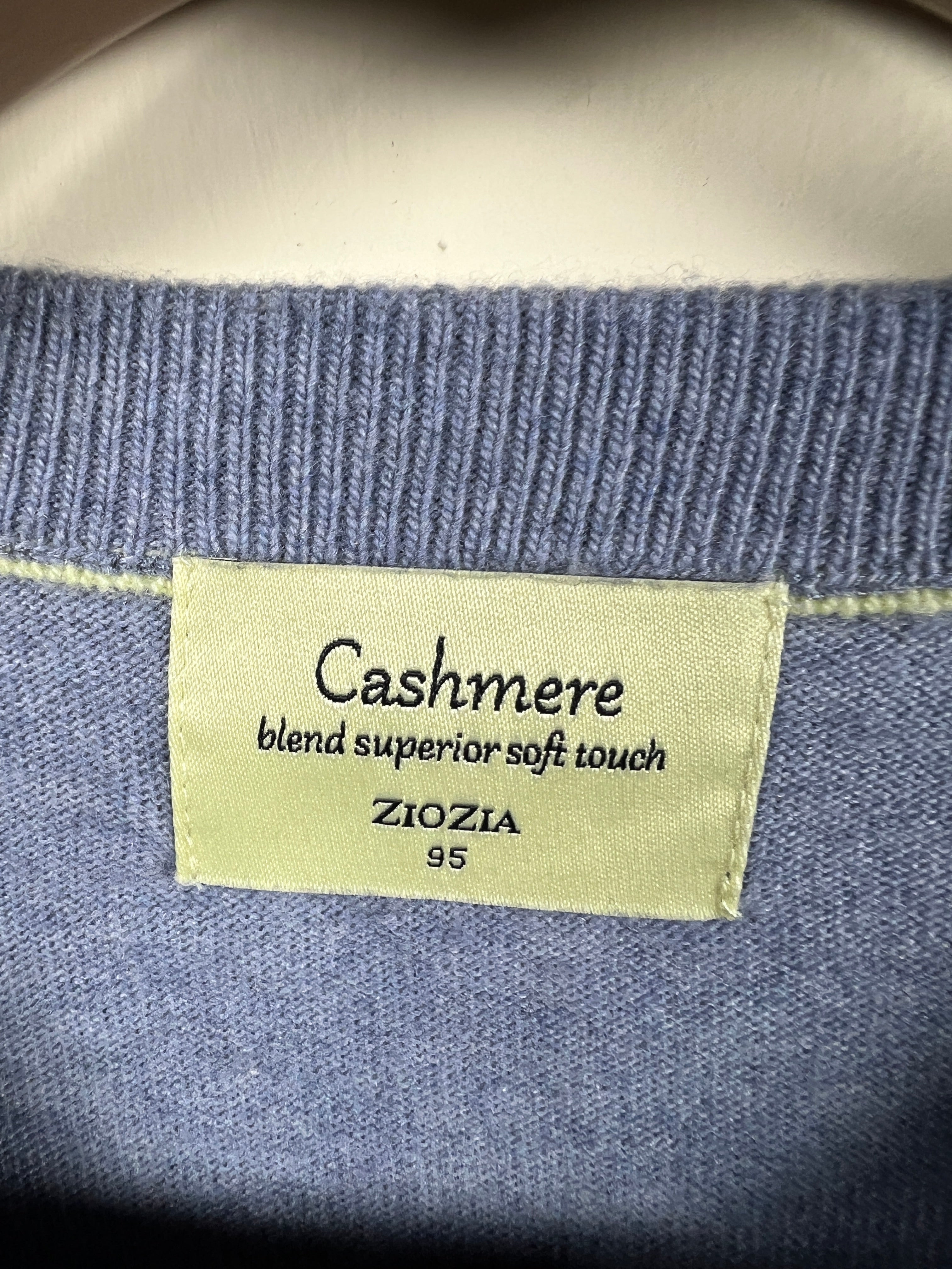 Cashmere Sweater (Medium)