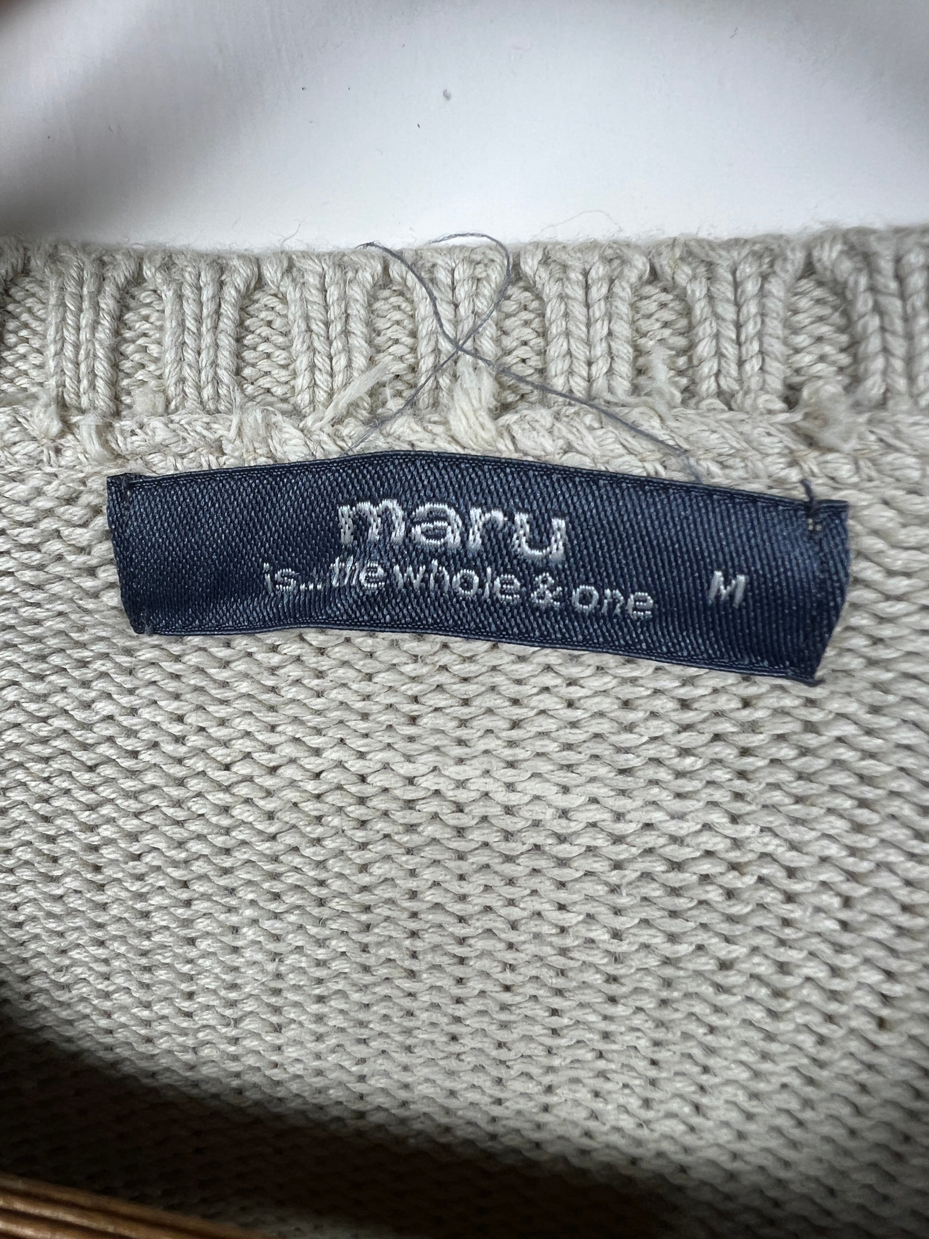 Maru Sweater (Medium)