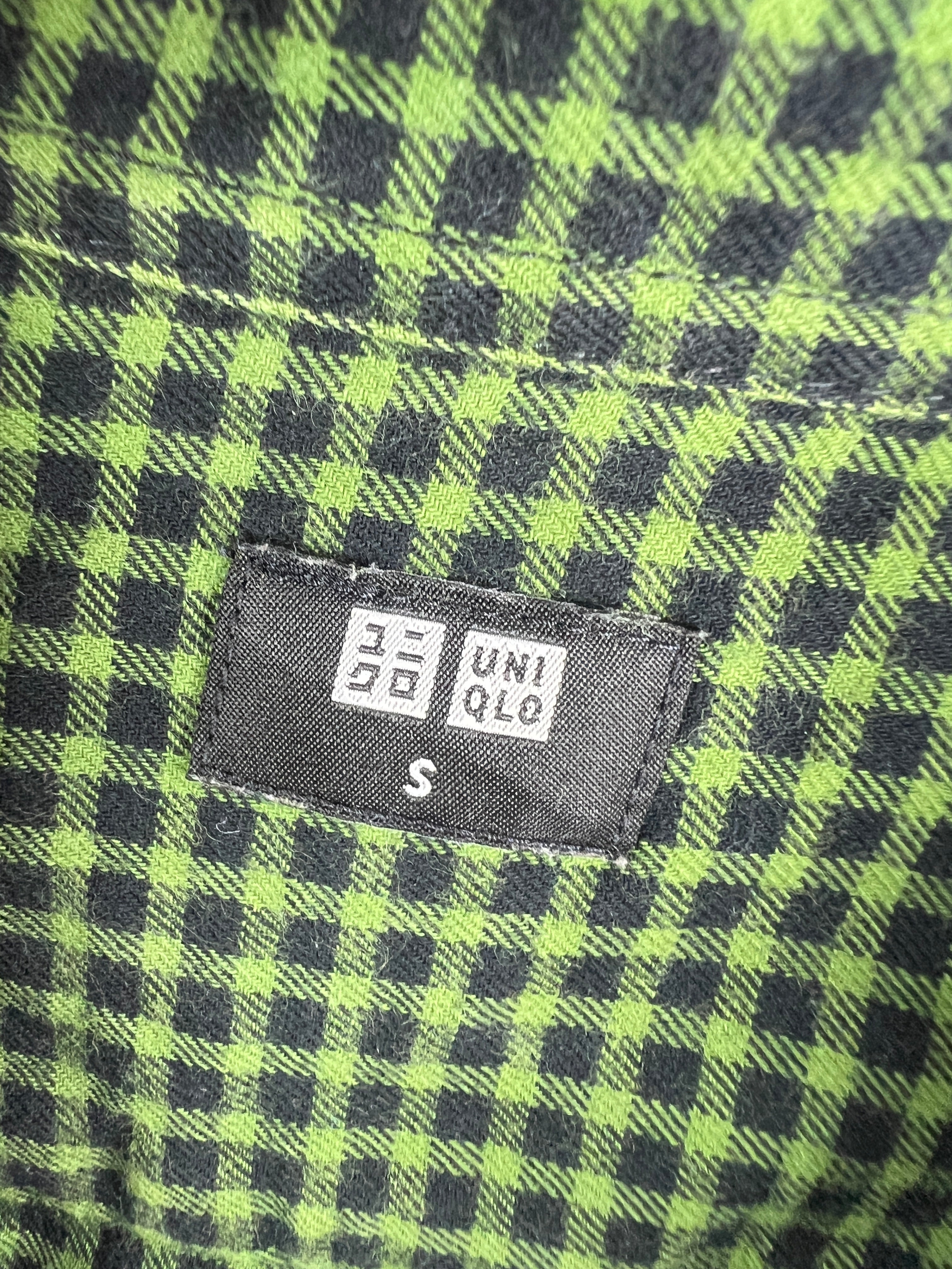 Uniqlo Shirt (Small)