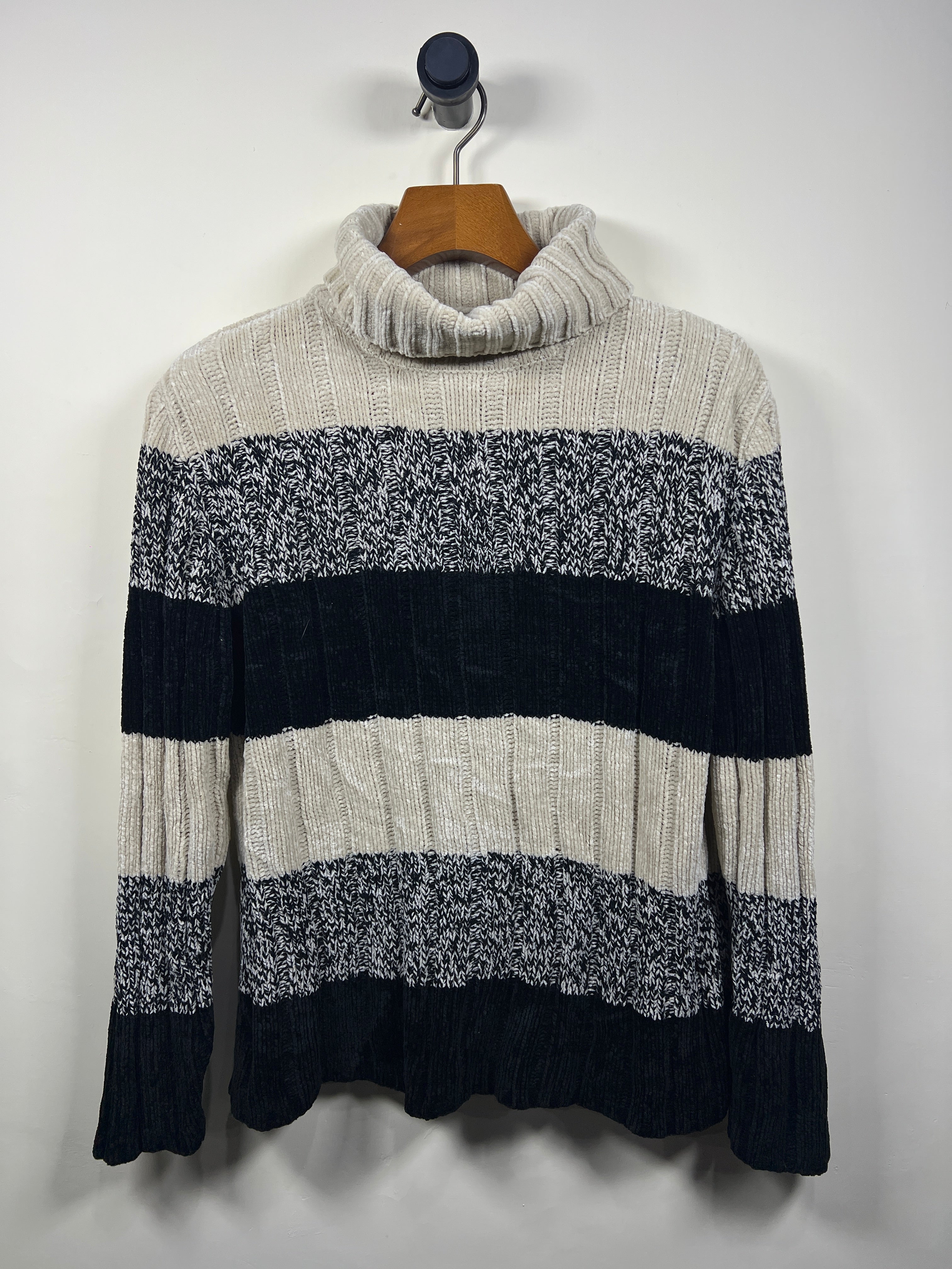 North Crest Velvet Turtle Neck Sweater (Medium-Large)