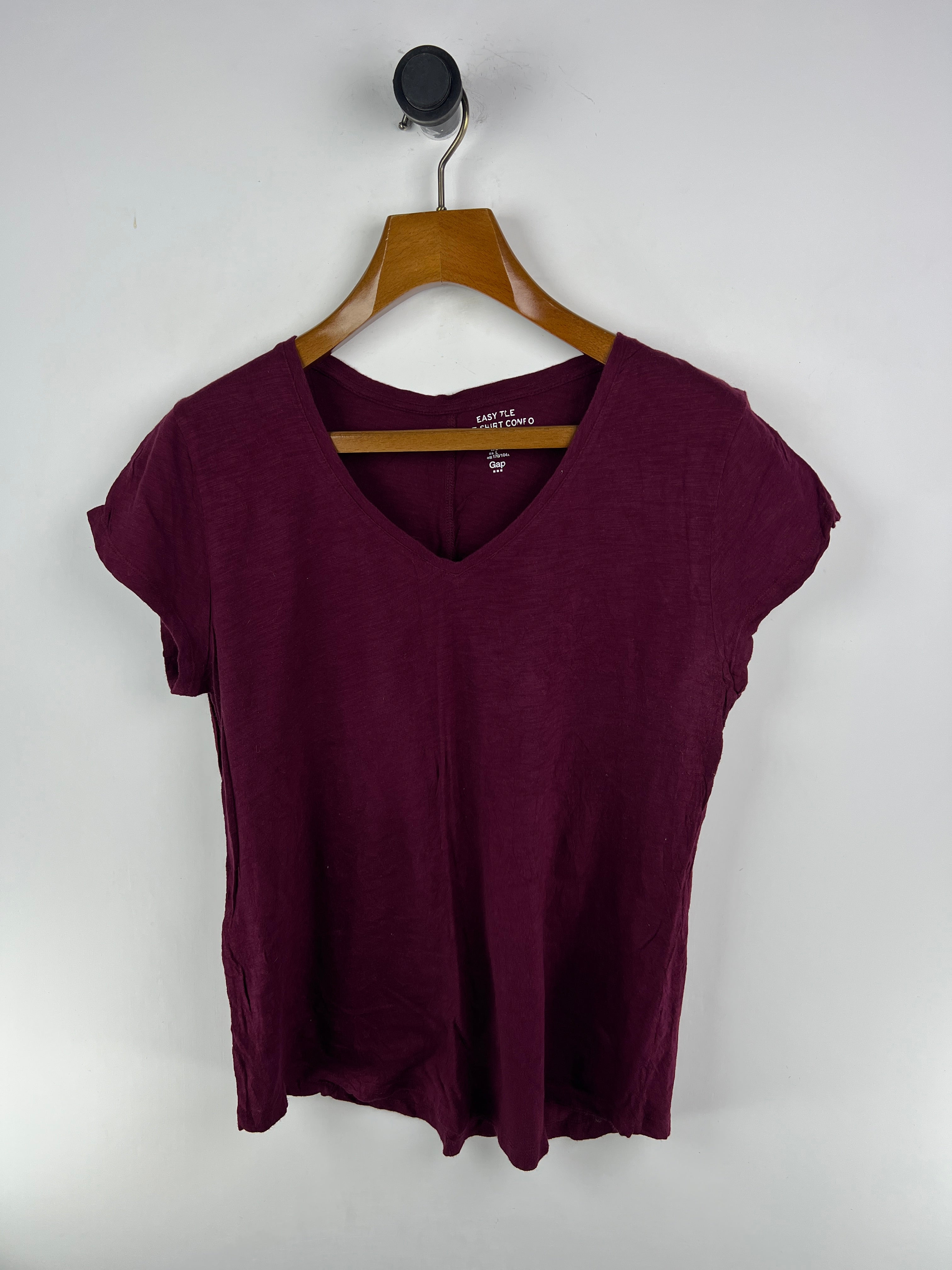 Gap T-Shirt (Women) (Medium-Large)