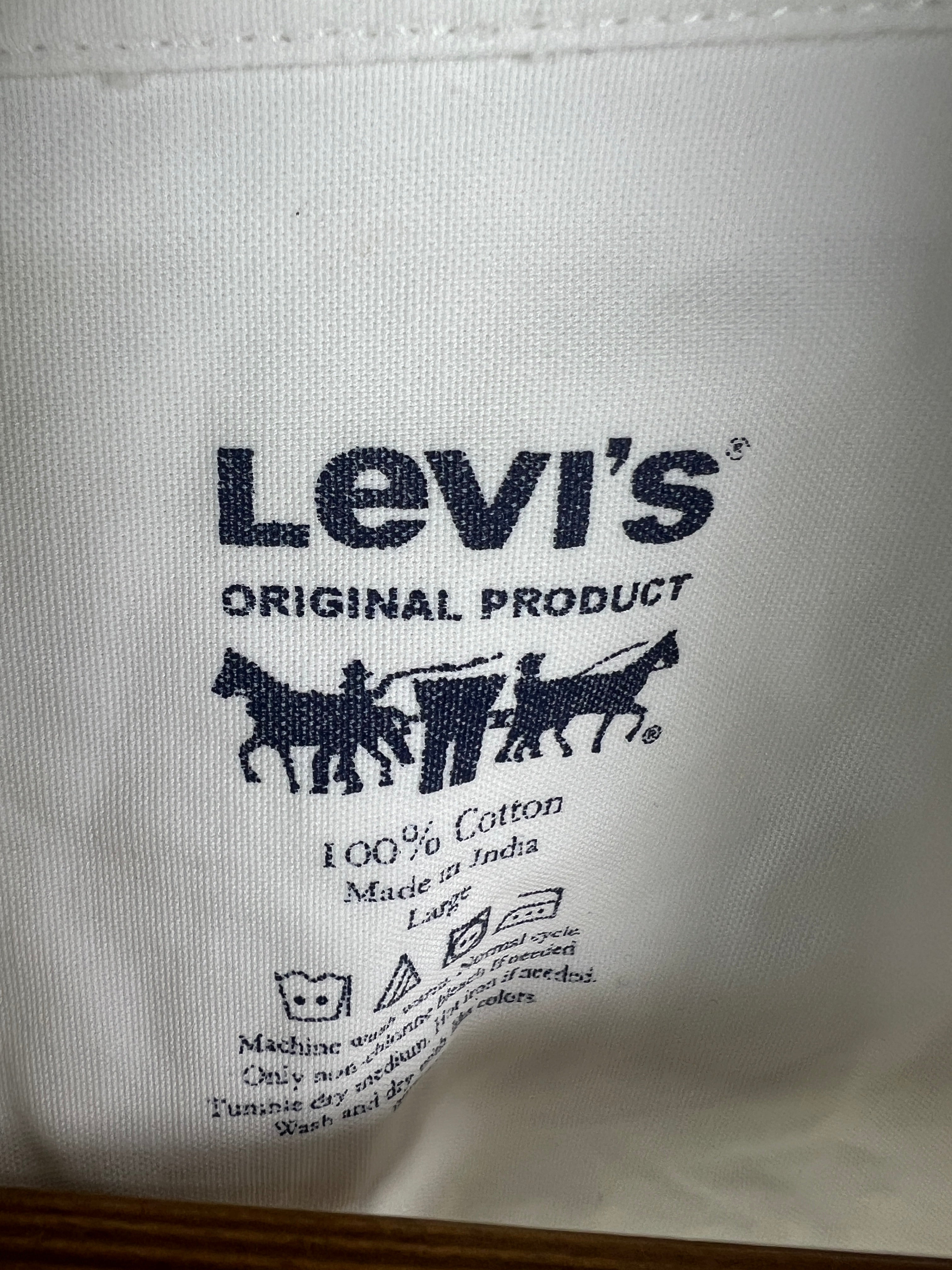 Levis Shirt (Medium-Large)