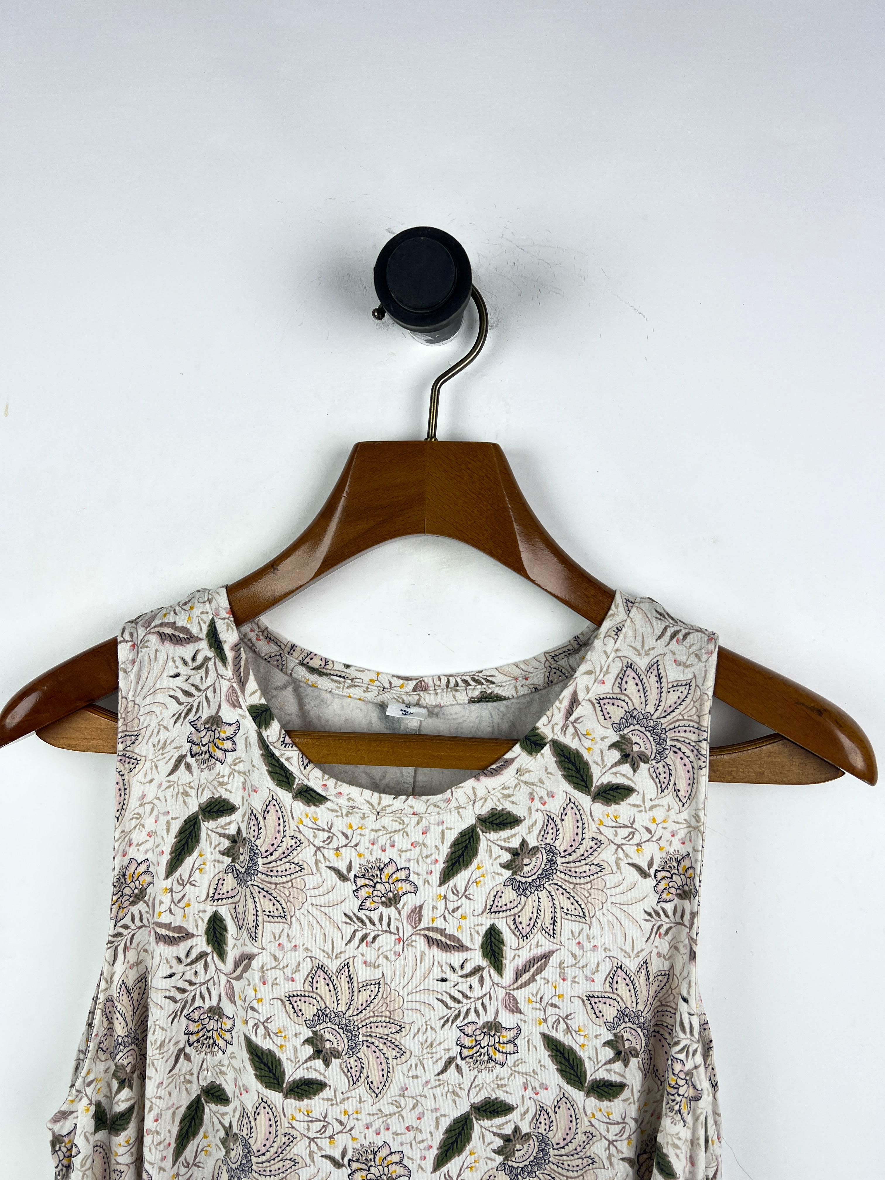 Old Navy Tank Top (Women) (Medium)