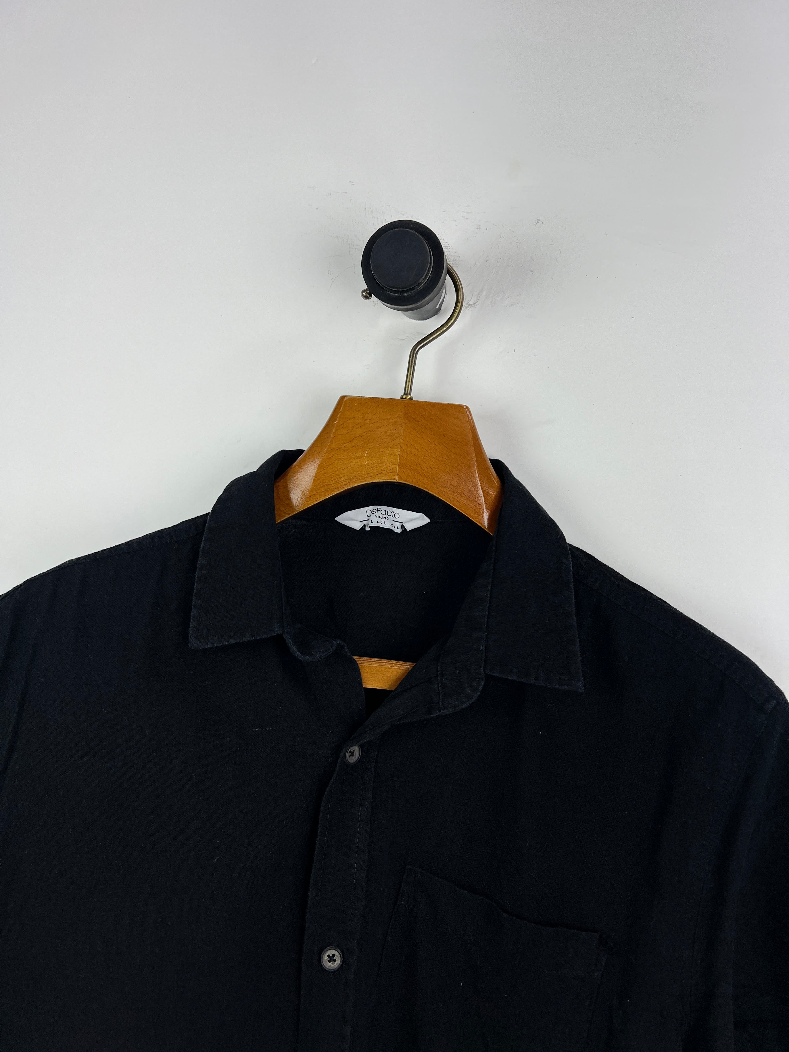 D Facto Linen Shirt (Medium)