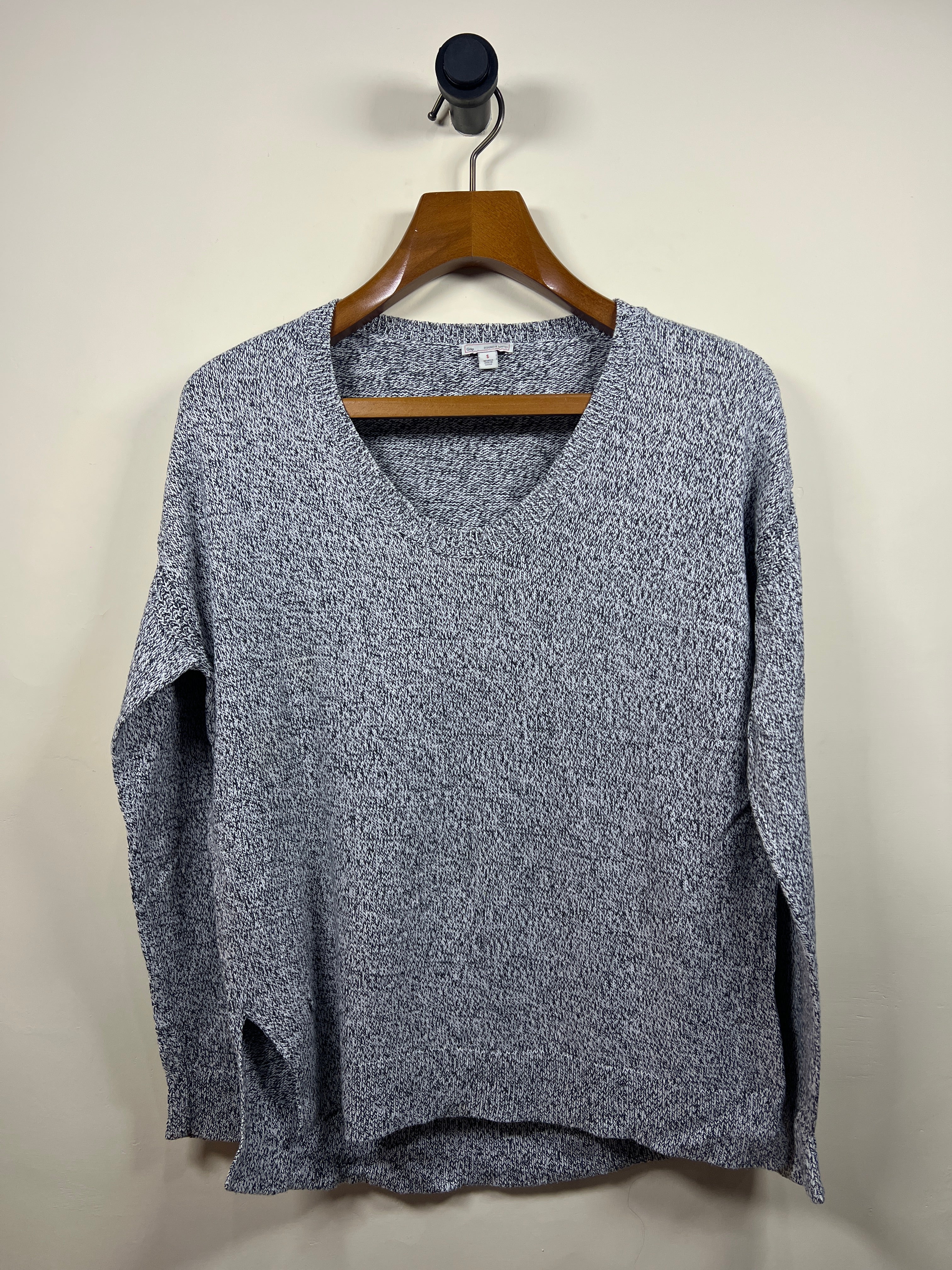 Gap Sweater (Women) (Medium)