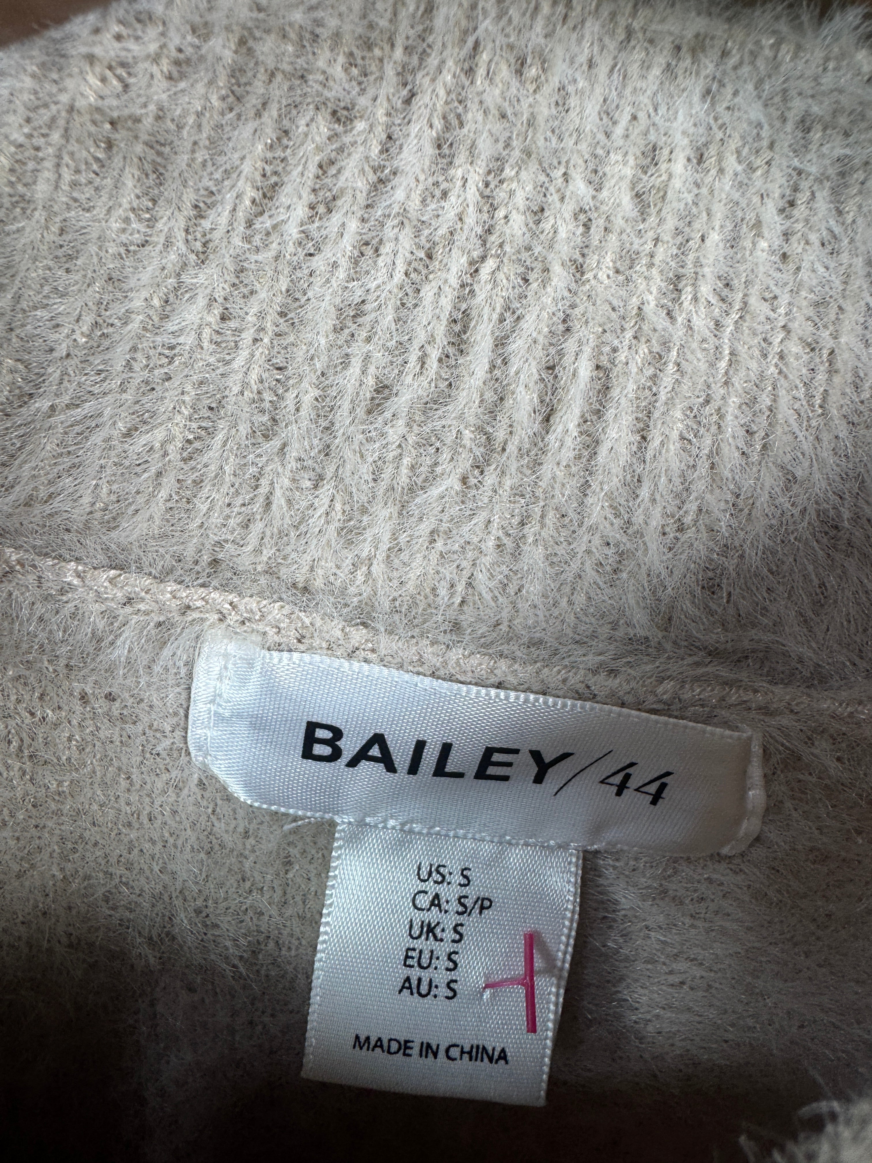 Bailey Sweater (Women) (Small-Medium)