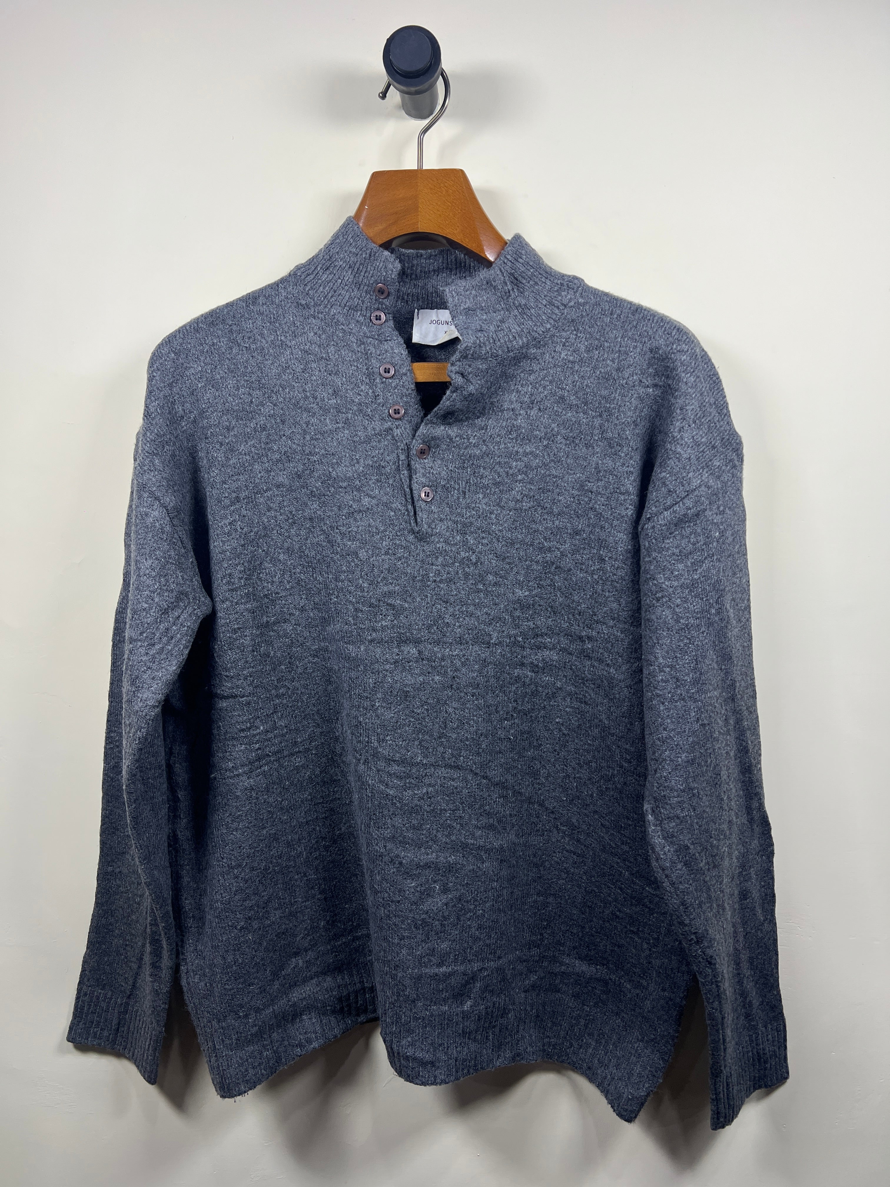 Jogun Quarter Buttoned Sweater (Large)