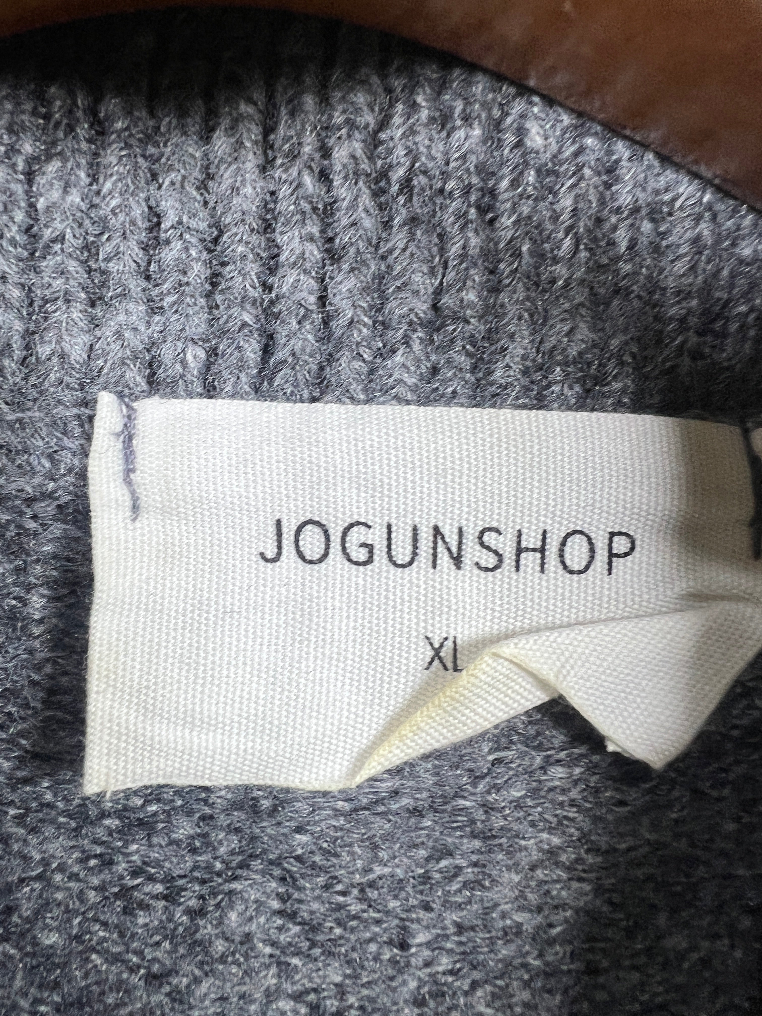 Jogun Quarter Buttoned Sweater (Large)