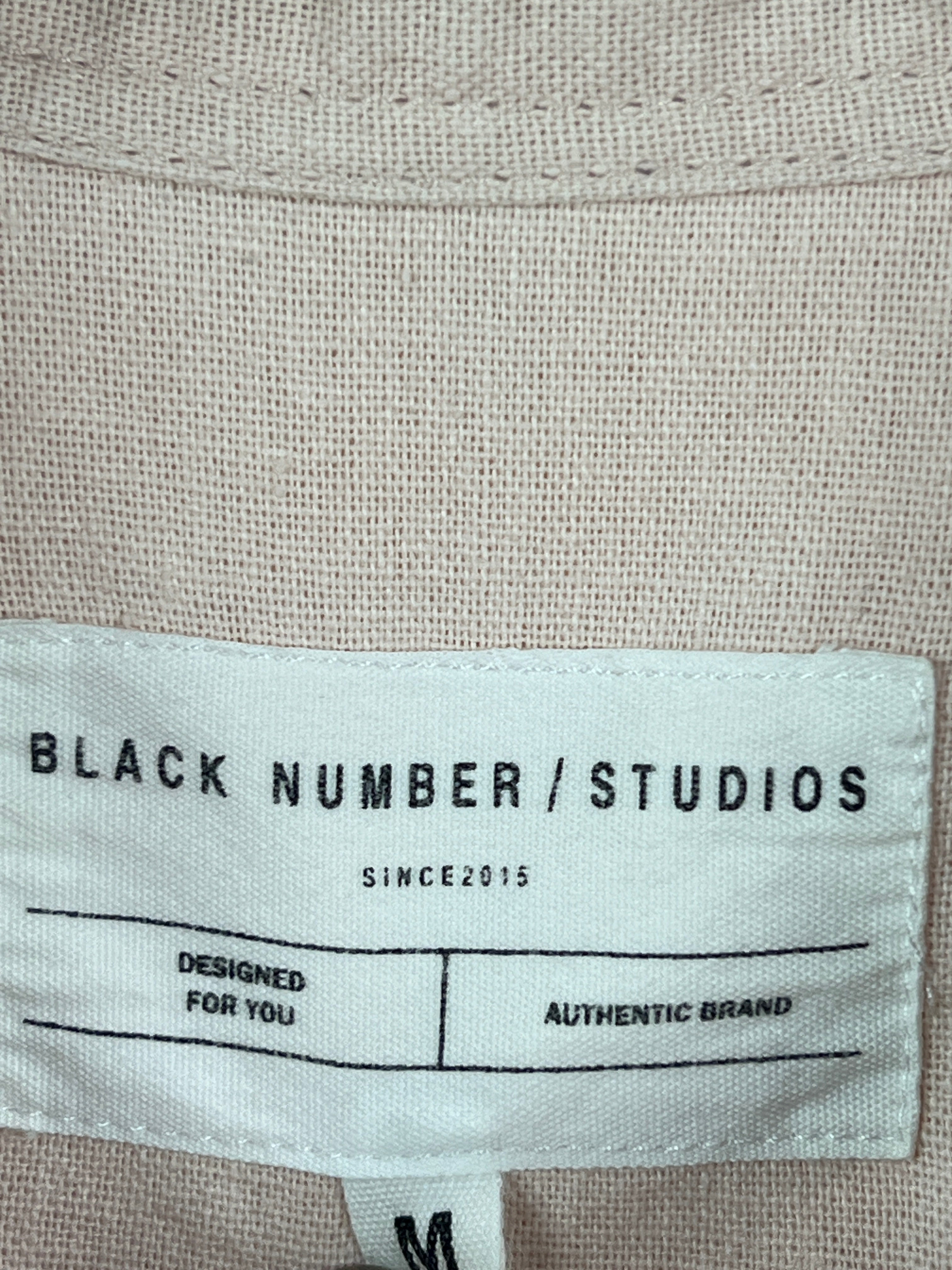 Studio Linen Shirt (Medium-Large)