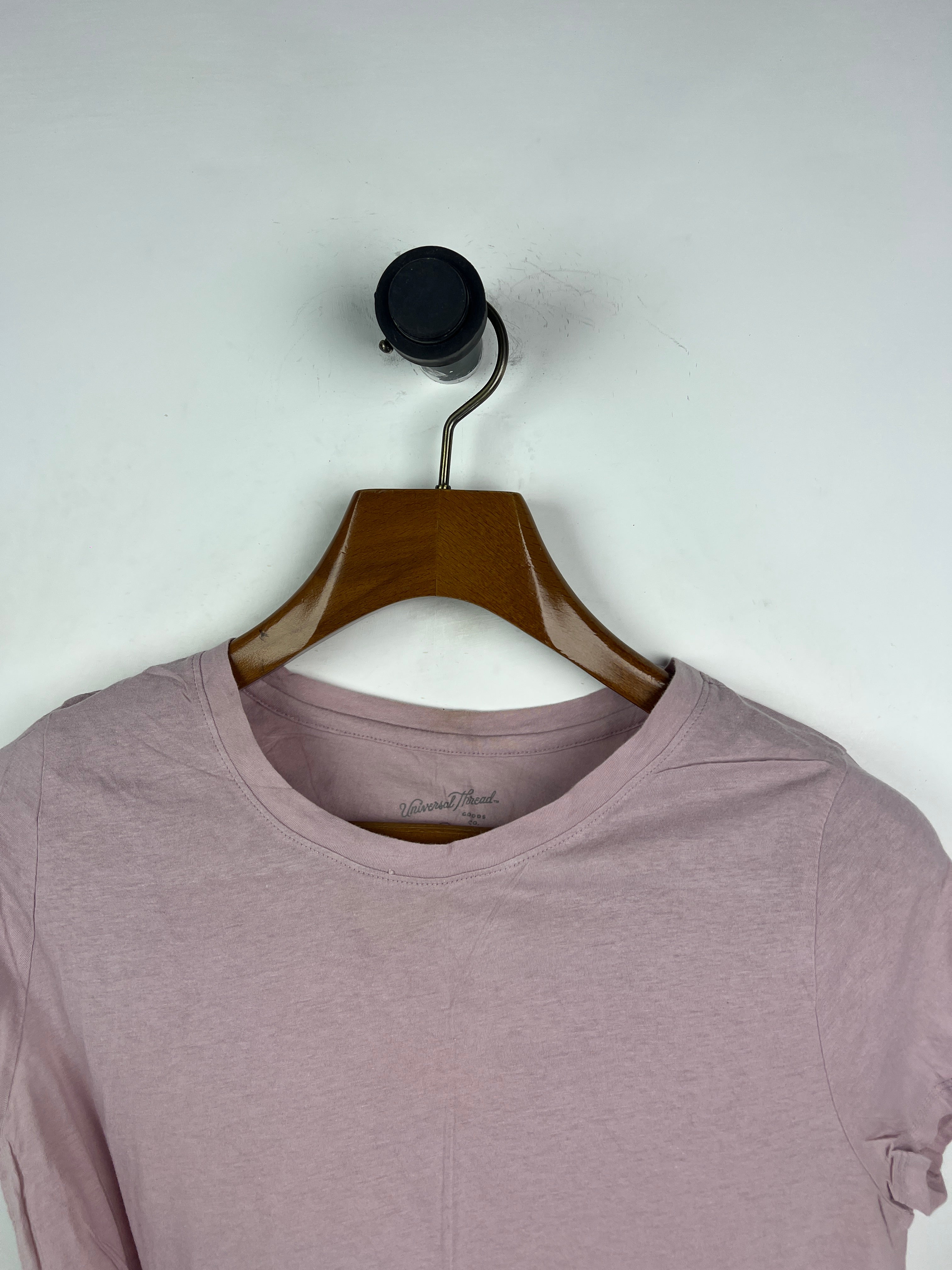 Universal Threads T-Shirt (Women) (Small)
