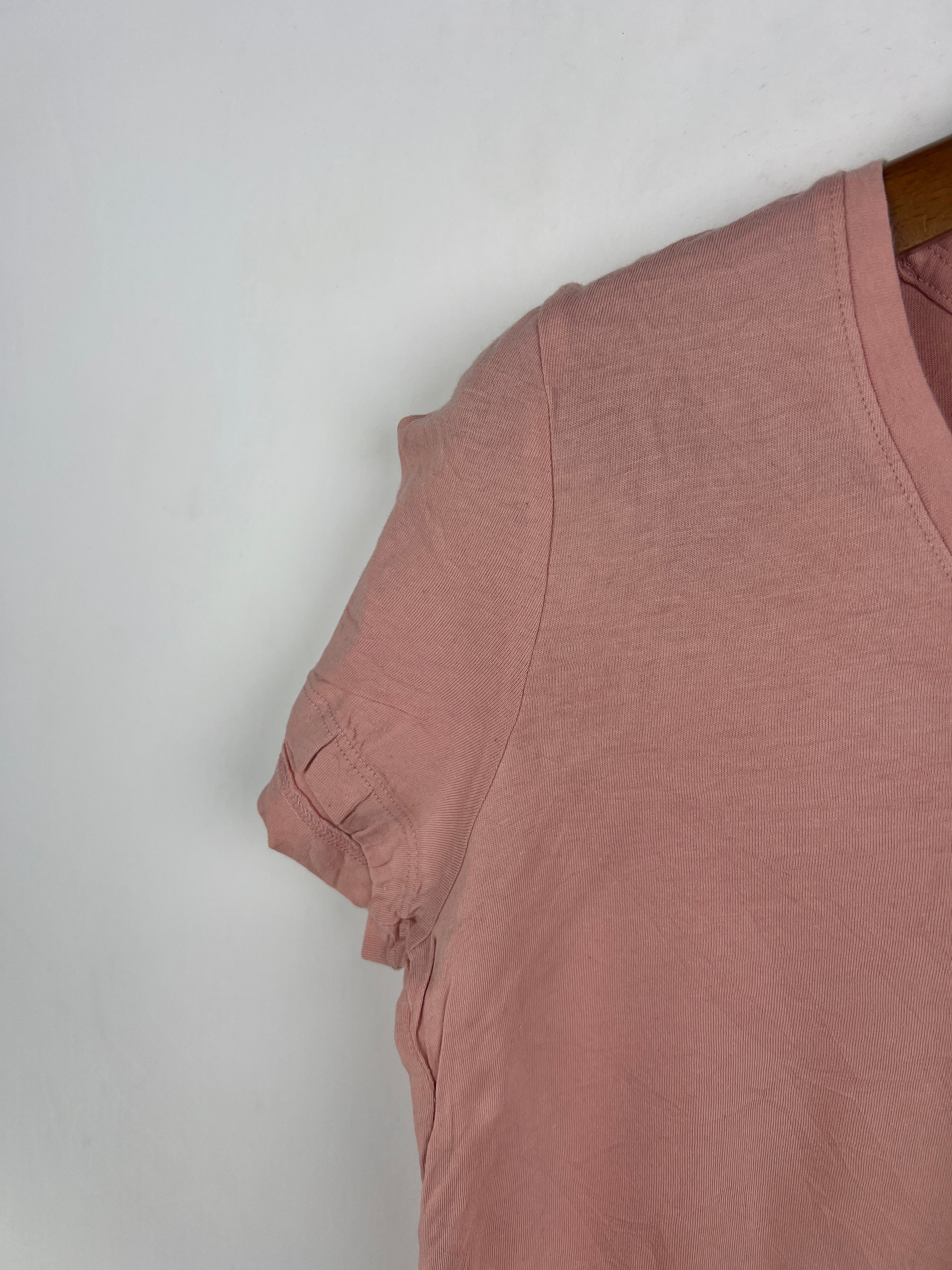 Time & Tru T-Shirt (Women) (Medium)