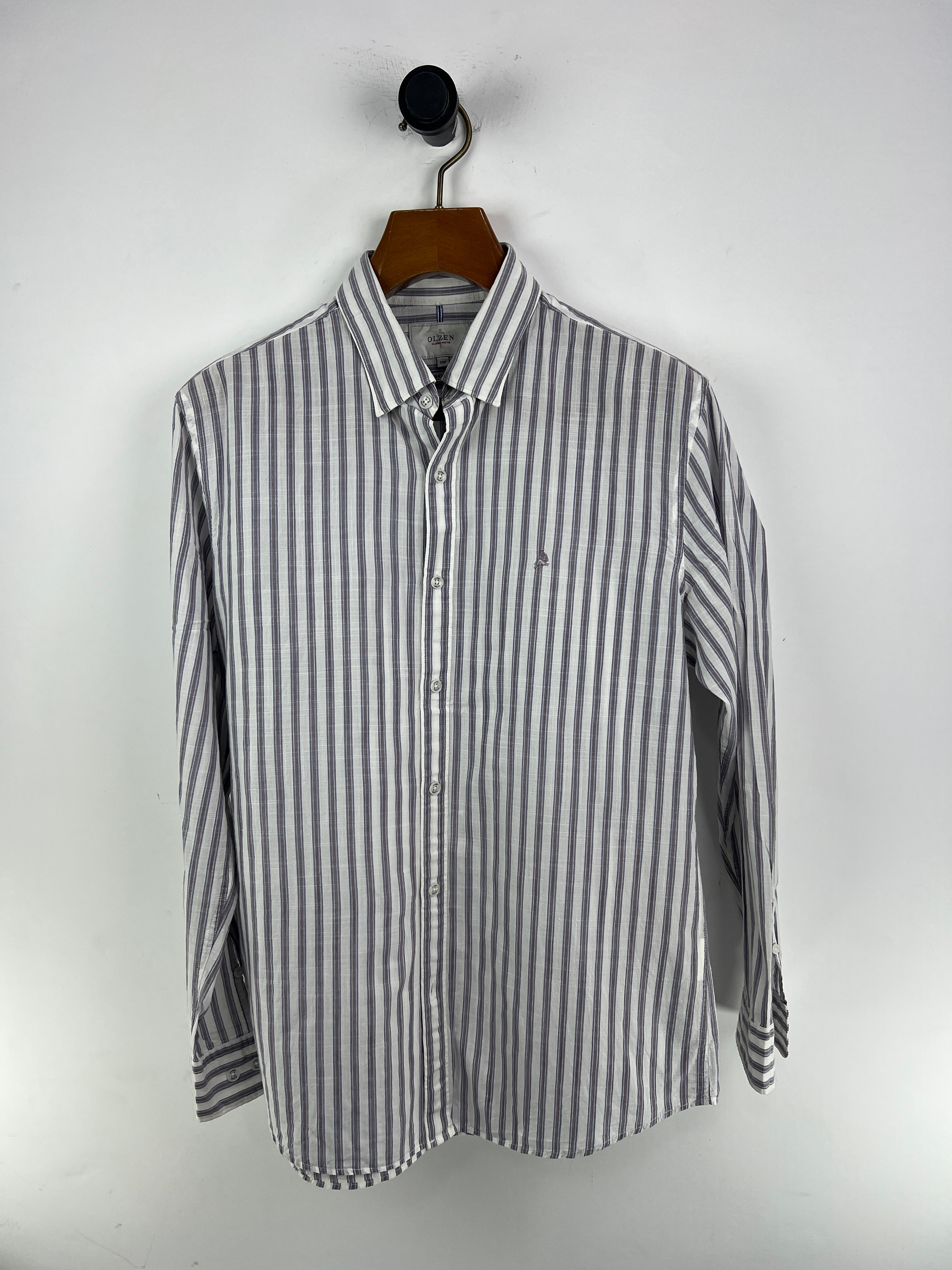Olzen Linen Shirt (Medium)