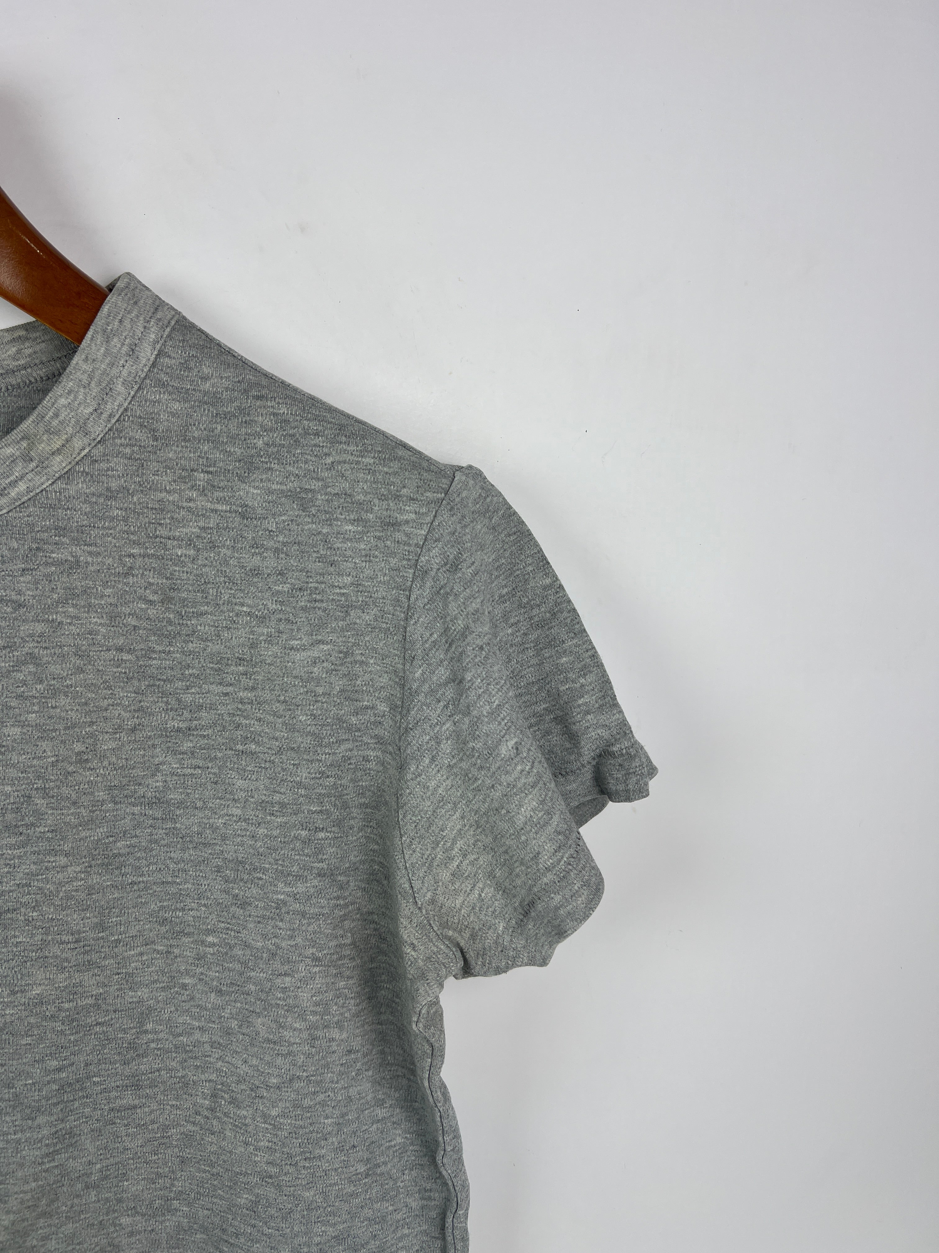 Uniqlo T-Shirt (Women) (Medium)