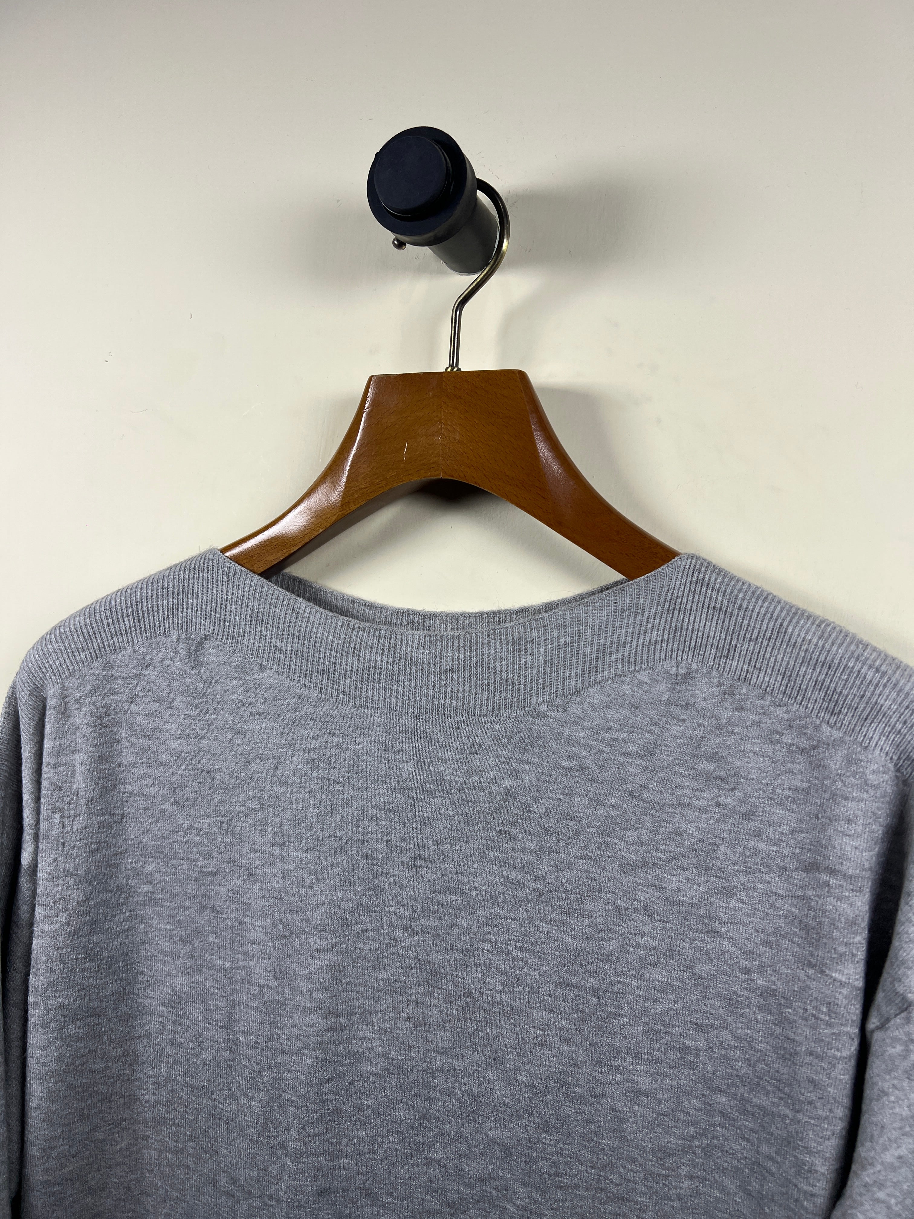 Sweater (Women) (Large)
