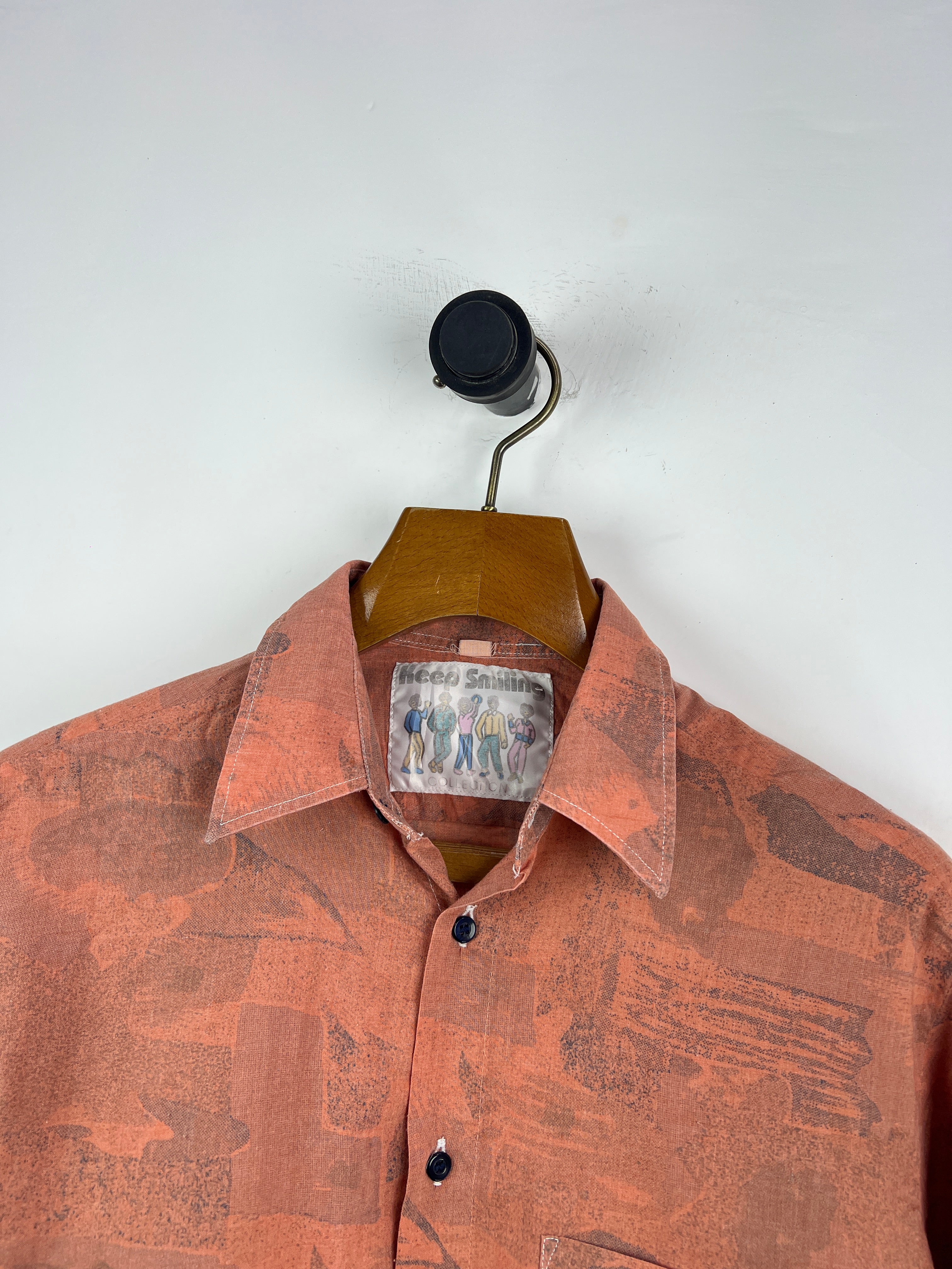 Smiling Linen Shirt (Medium-Large)
