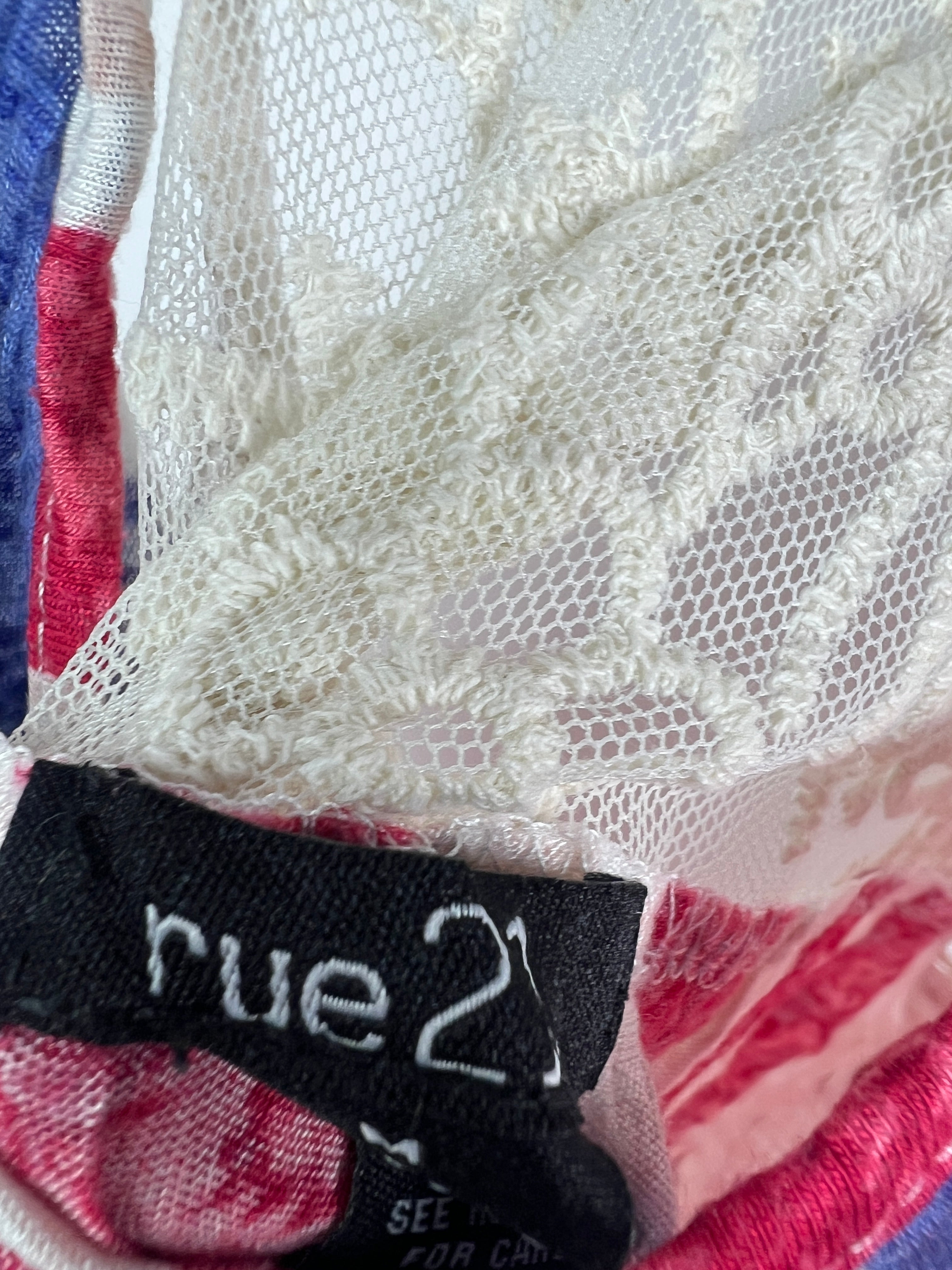 Rue 21 Tank Top (Women) (Medium-Large)