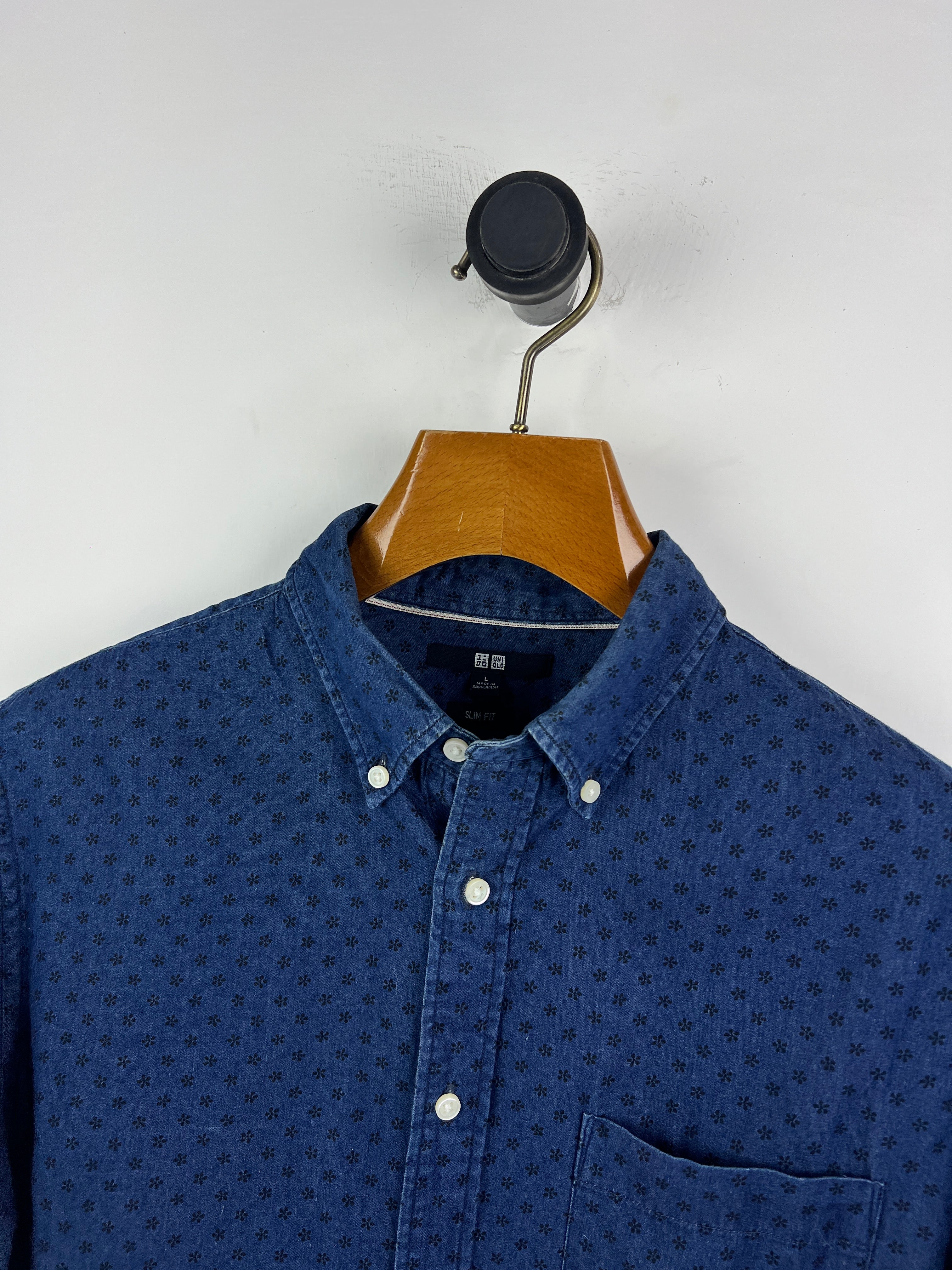 Uniqlo Shirt (Small)
